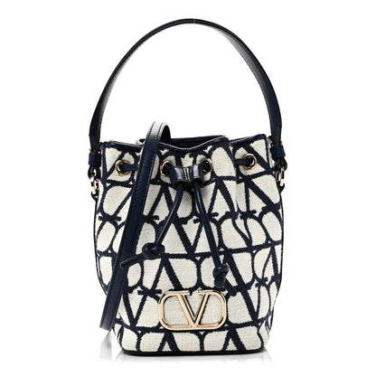 Valentino Garavani Toile Iconographe Nappa Mini Vlogo Signature Bucket Bag White Worker 1 of 9