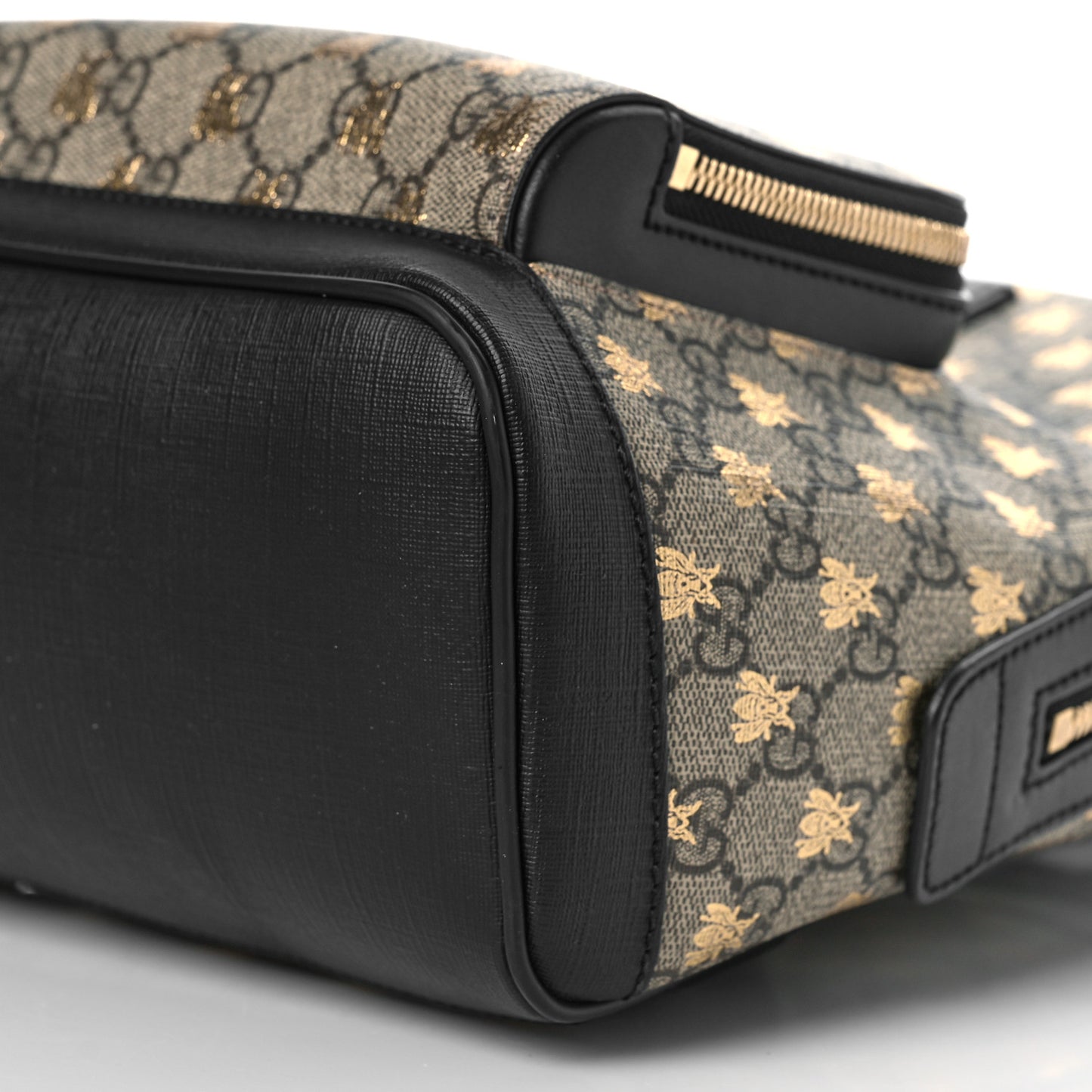 GG Supreme Monogram Bees Print Small Day Backpack Beige Oro Black