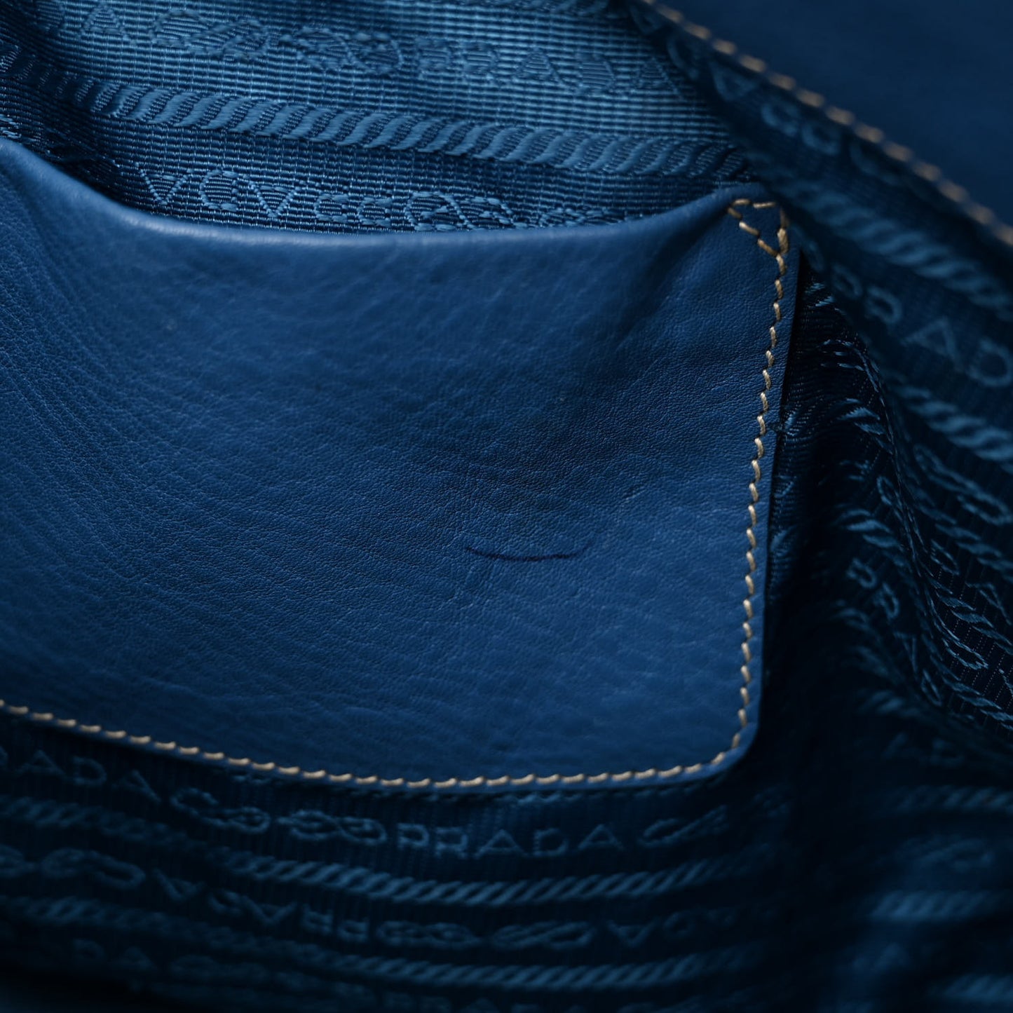 Vitello Daino Shopping Tote Cobalto