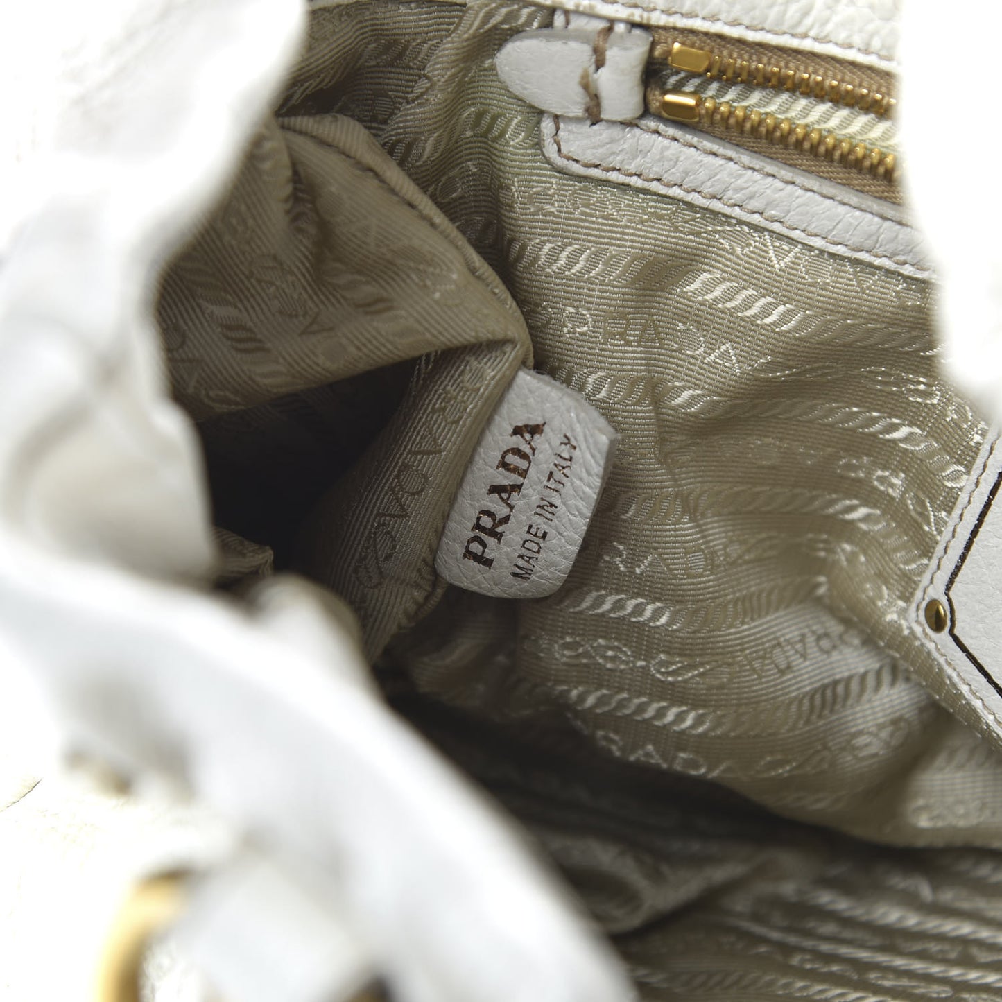 Vitello Daino Shoulder Bag White