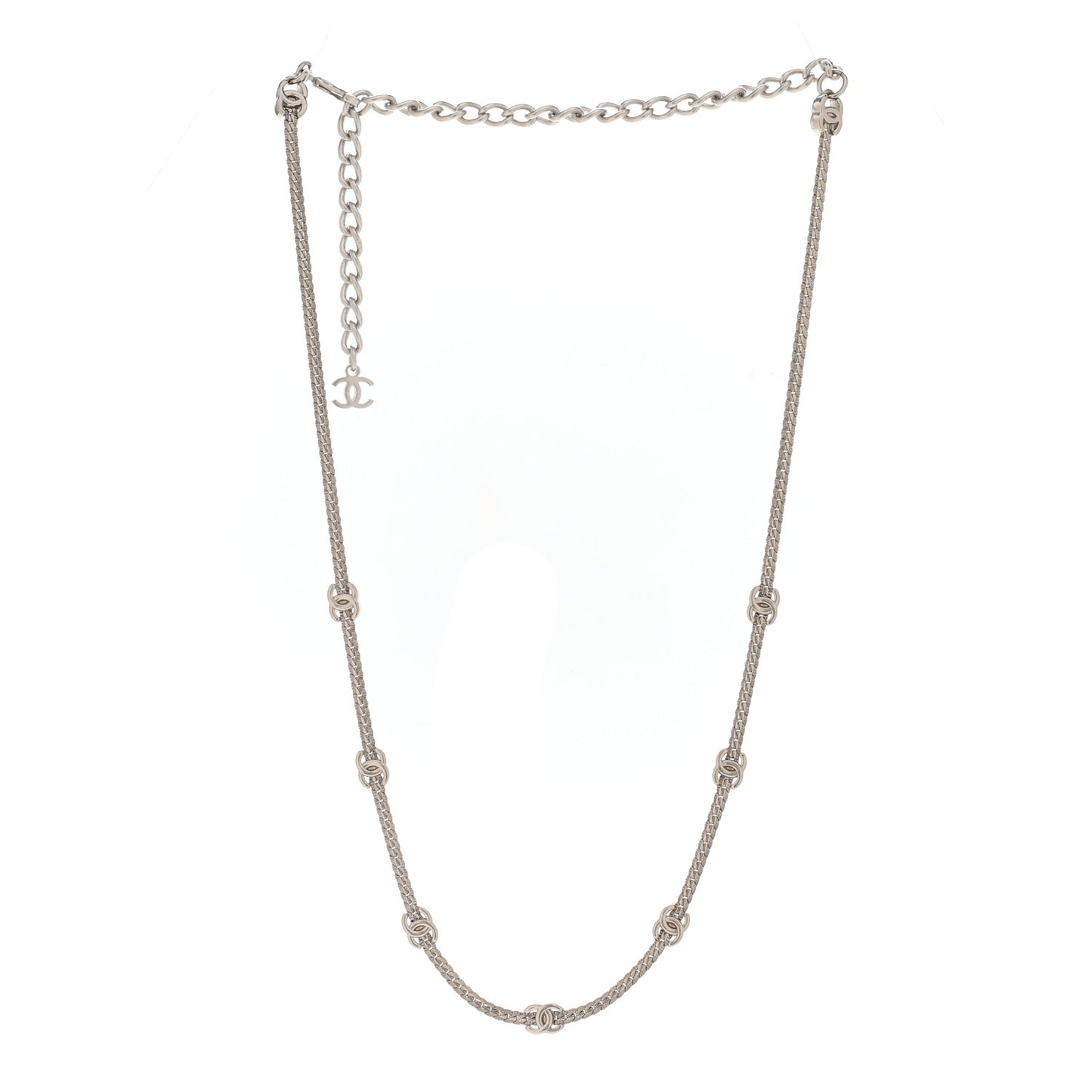 Metal CC Short Chain Necklace Silver
