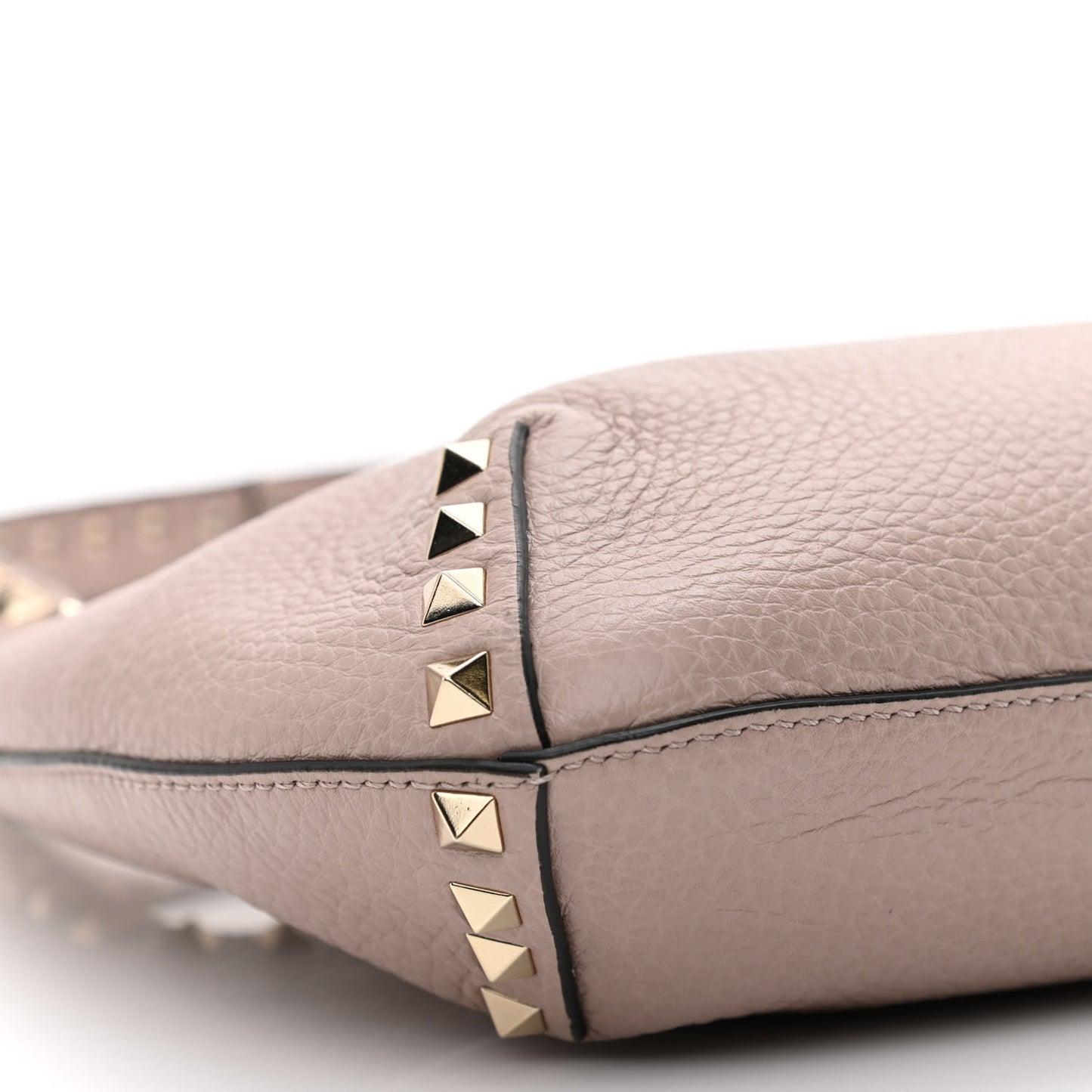 Pebbled Calfskin Small Rockstud Flip Lock Hobo Poudre