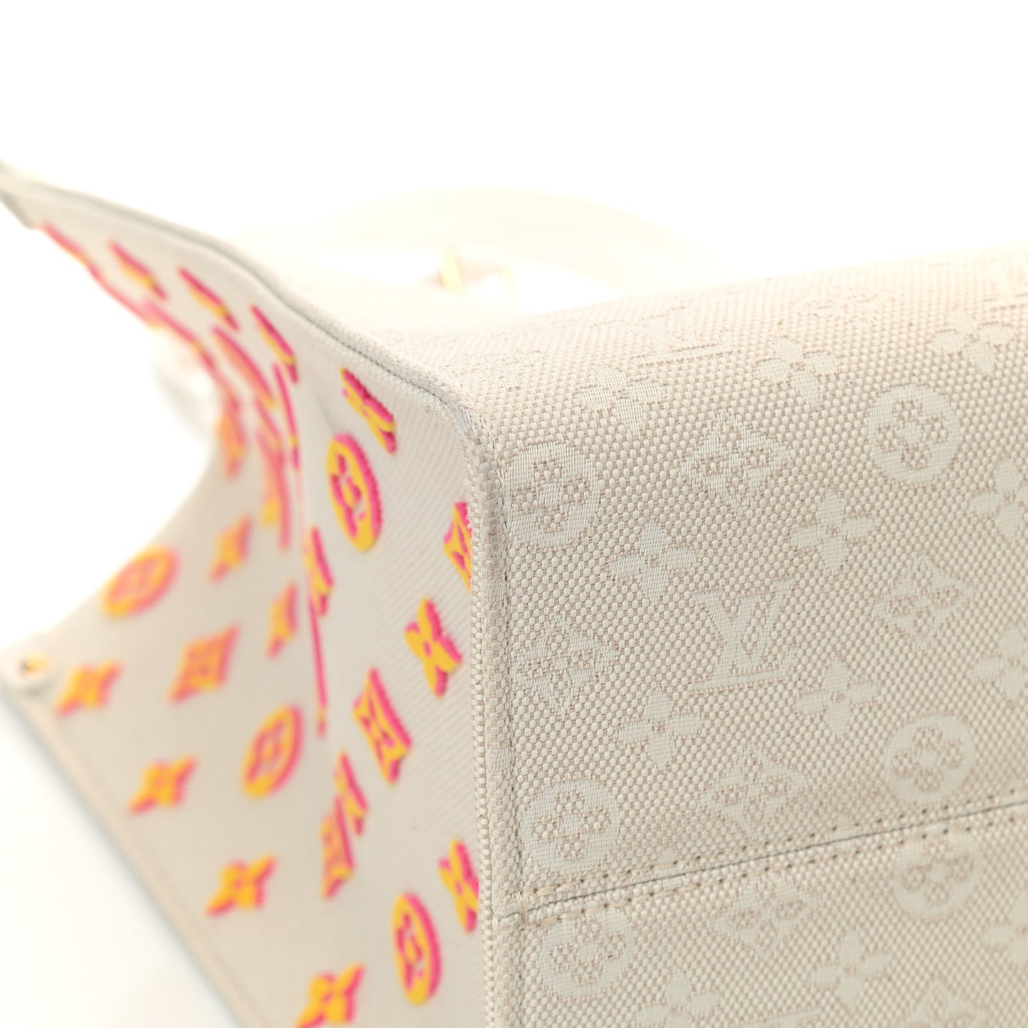 Jacquard Embroidered Tufted Monogram Hawaii Onthego GM Cream