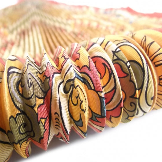 Silk Plisse Animaux Solaires Scarf
