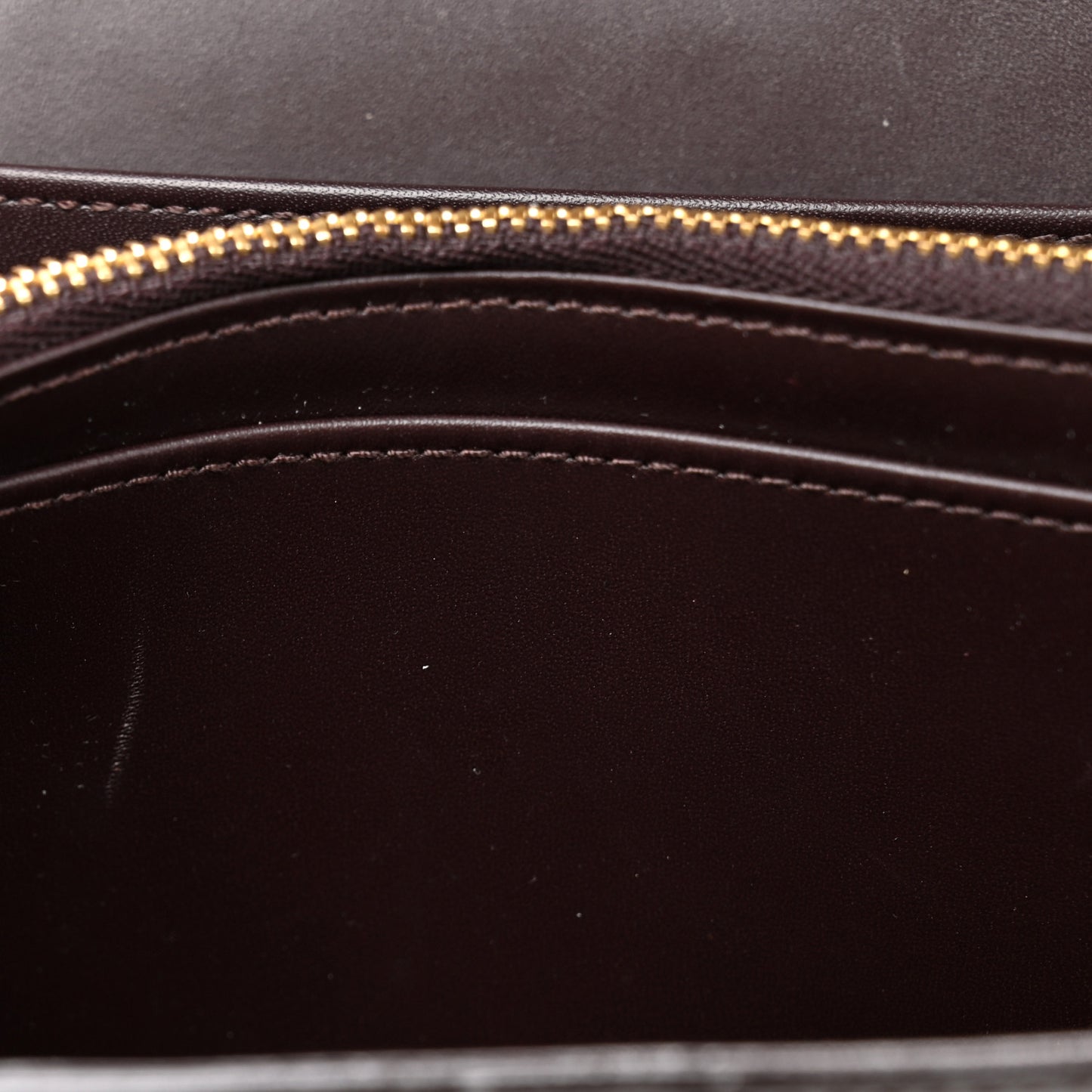 Vernis Mira MV Chain Wallet Amarante