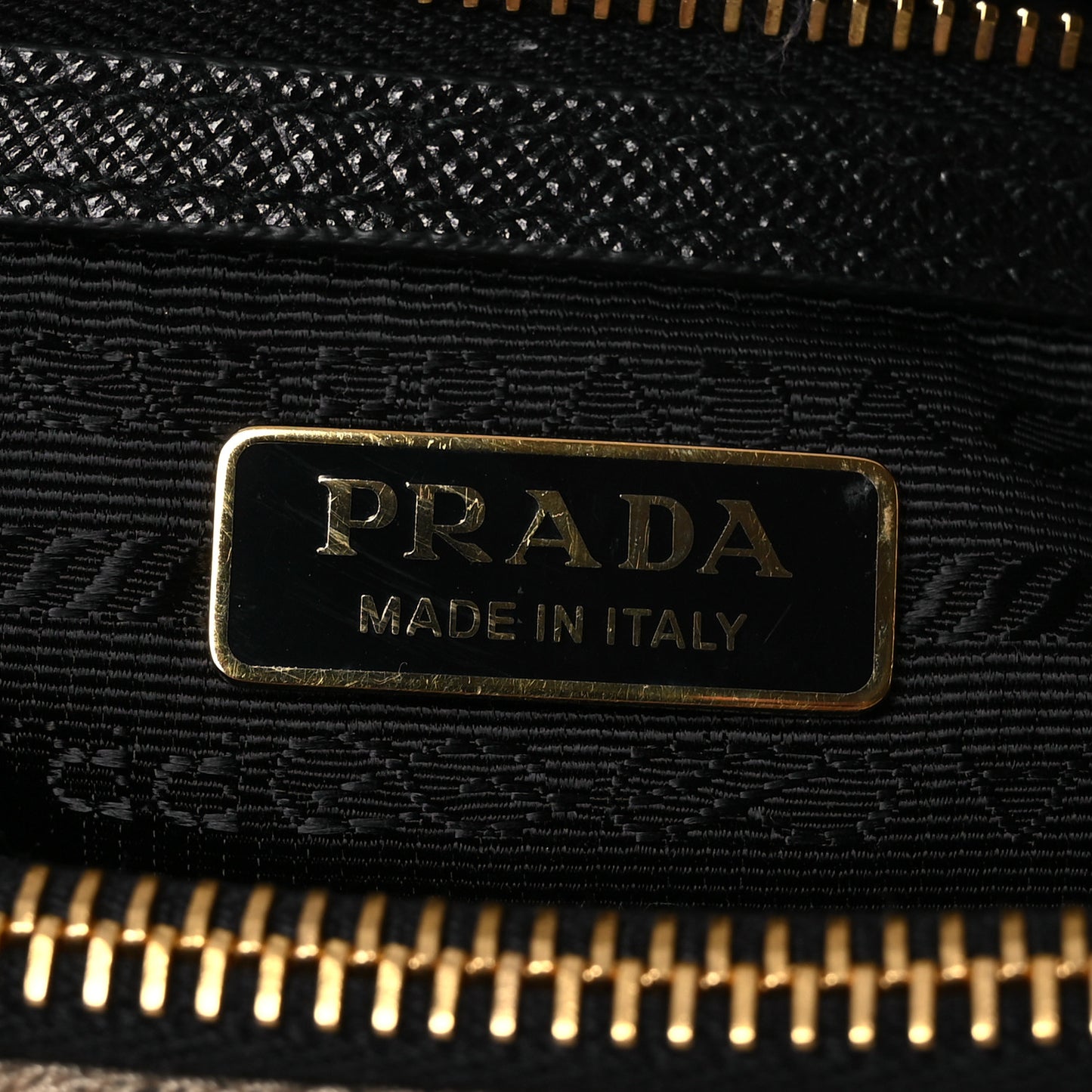 Jacquard Saffiano Triangolo Symbole Embroidered Mini Galleria Double Zip Tote Black Corda