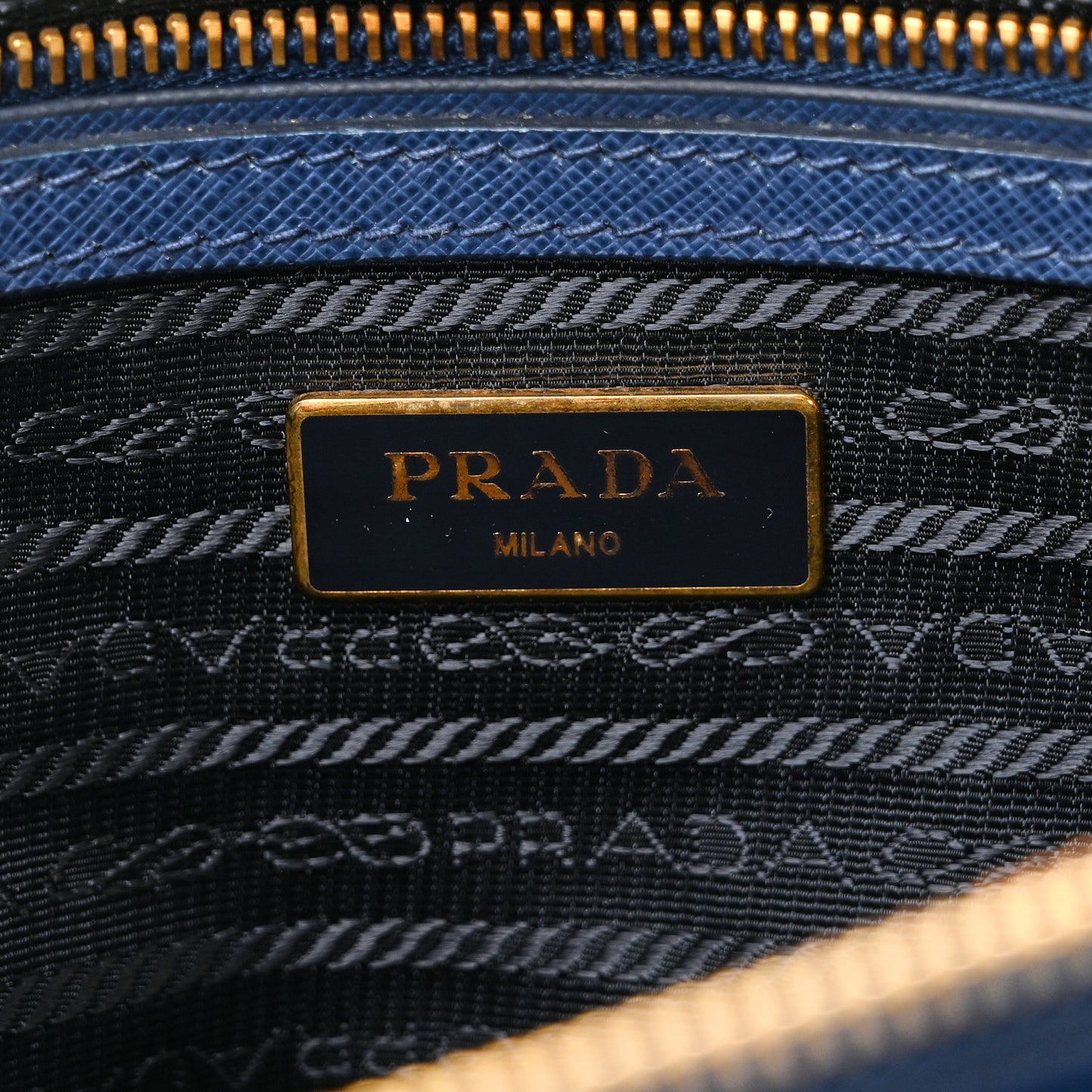 Saffiano Lux Medium Tote Bluette