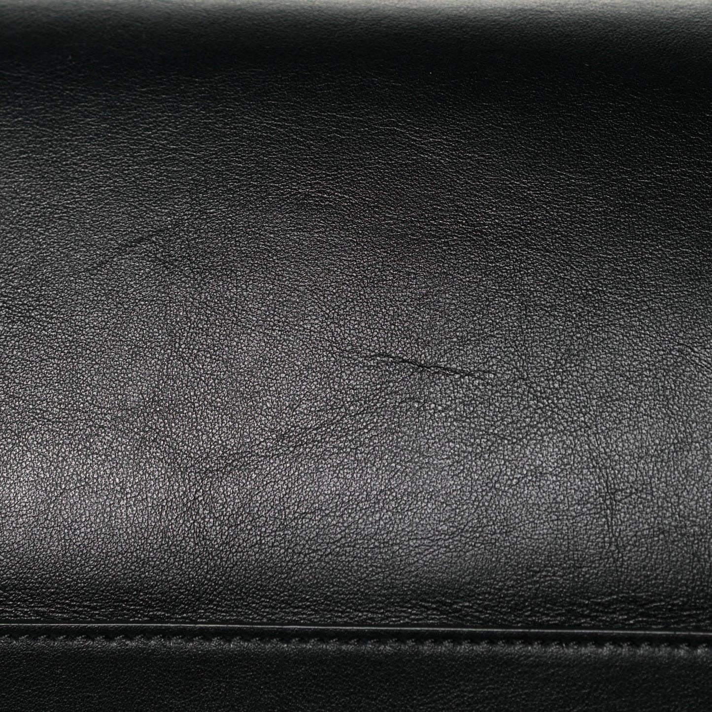 Smooth Calfskin Medium Soft Antigona Black