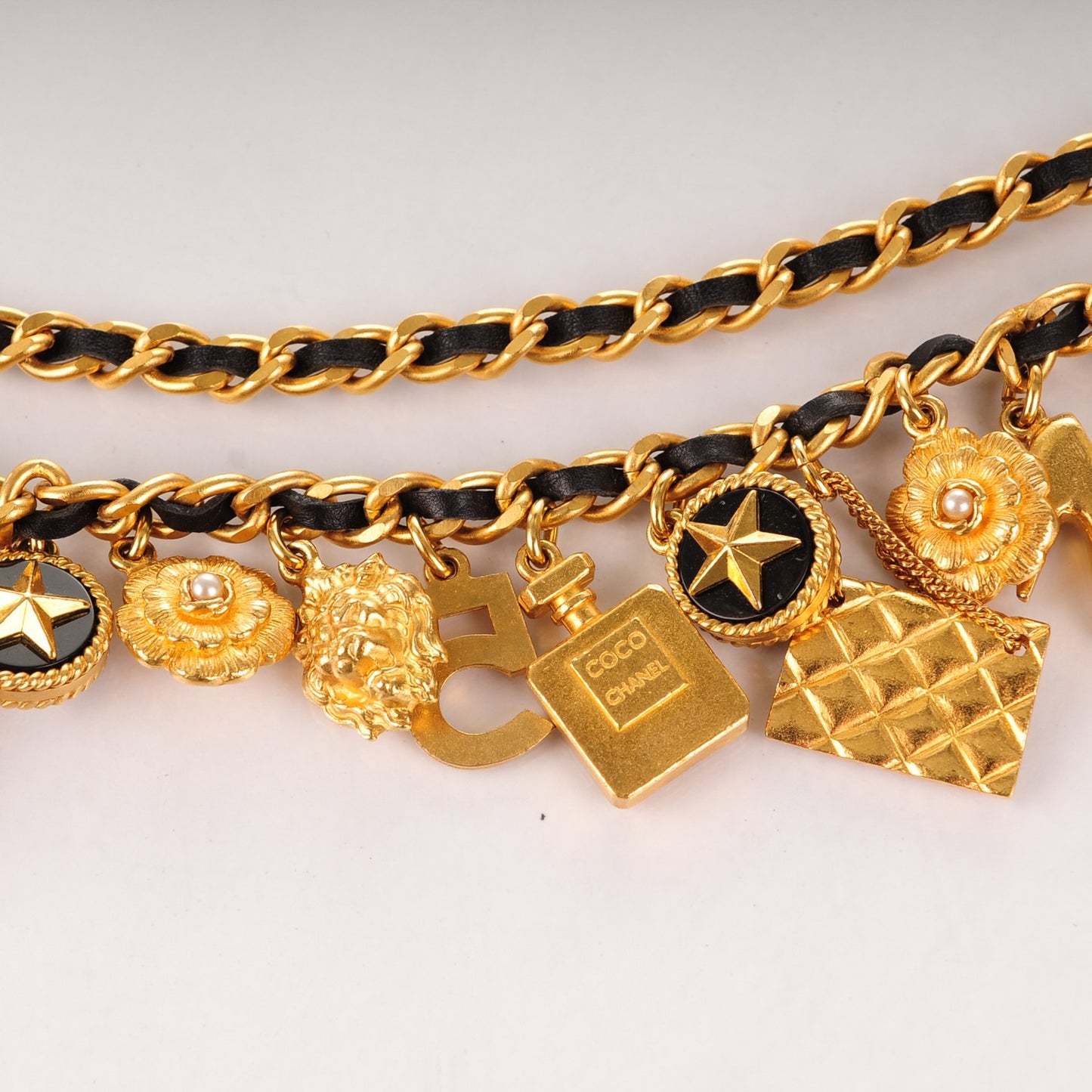 Lambskin Chain Iconic Charm Belt Black Gold