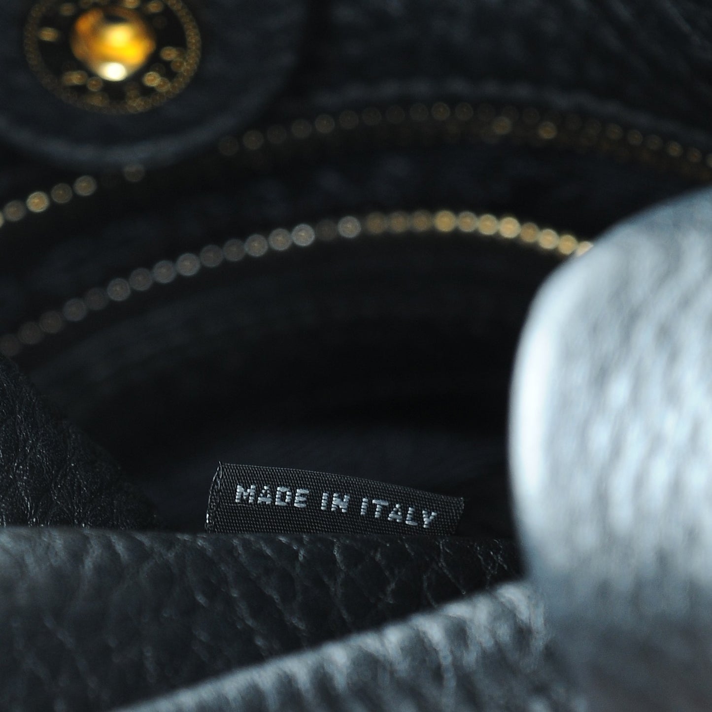 Vitello Daino Hobo Nero Black