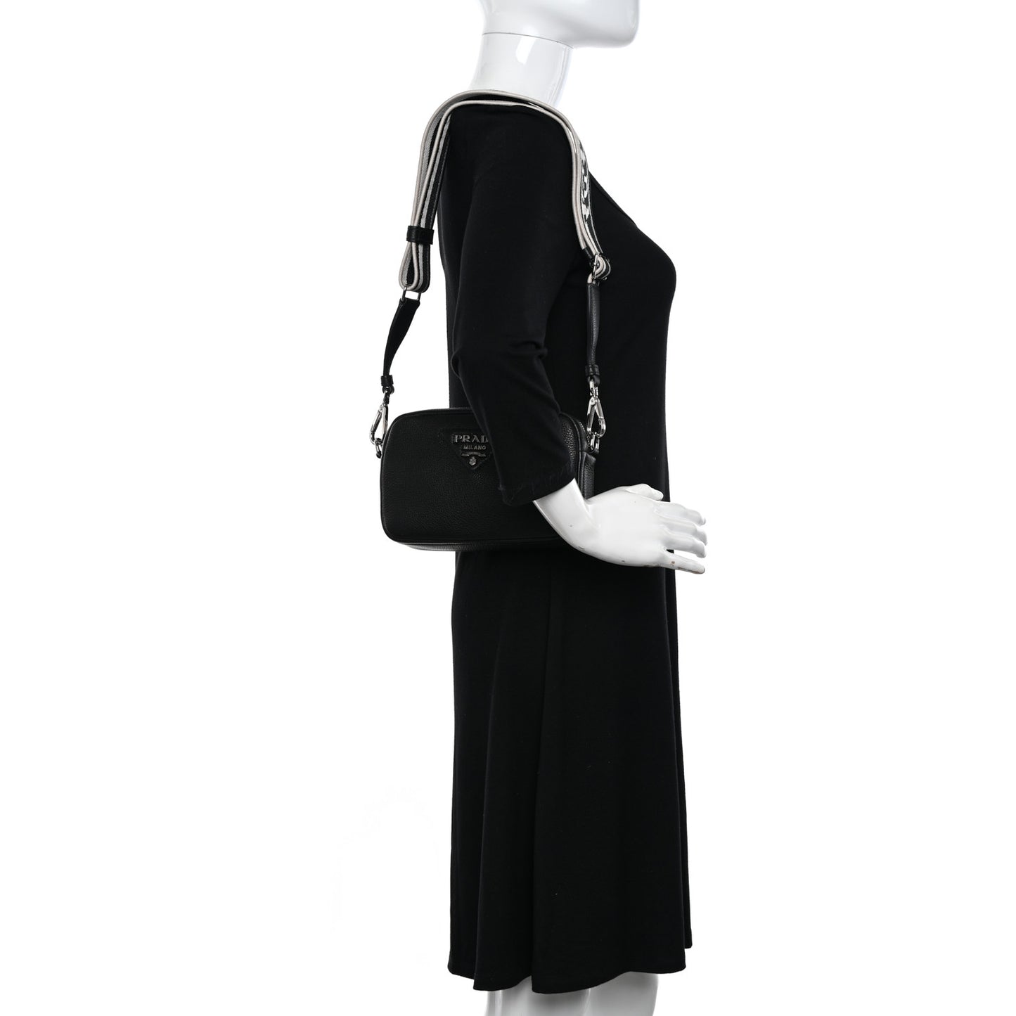 Vitello Daino Soft Camera Crossbody Black