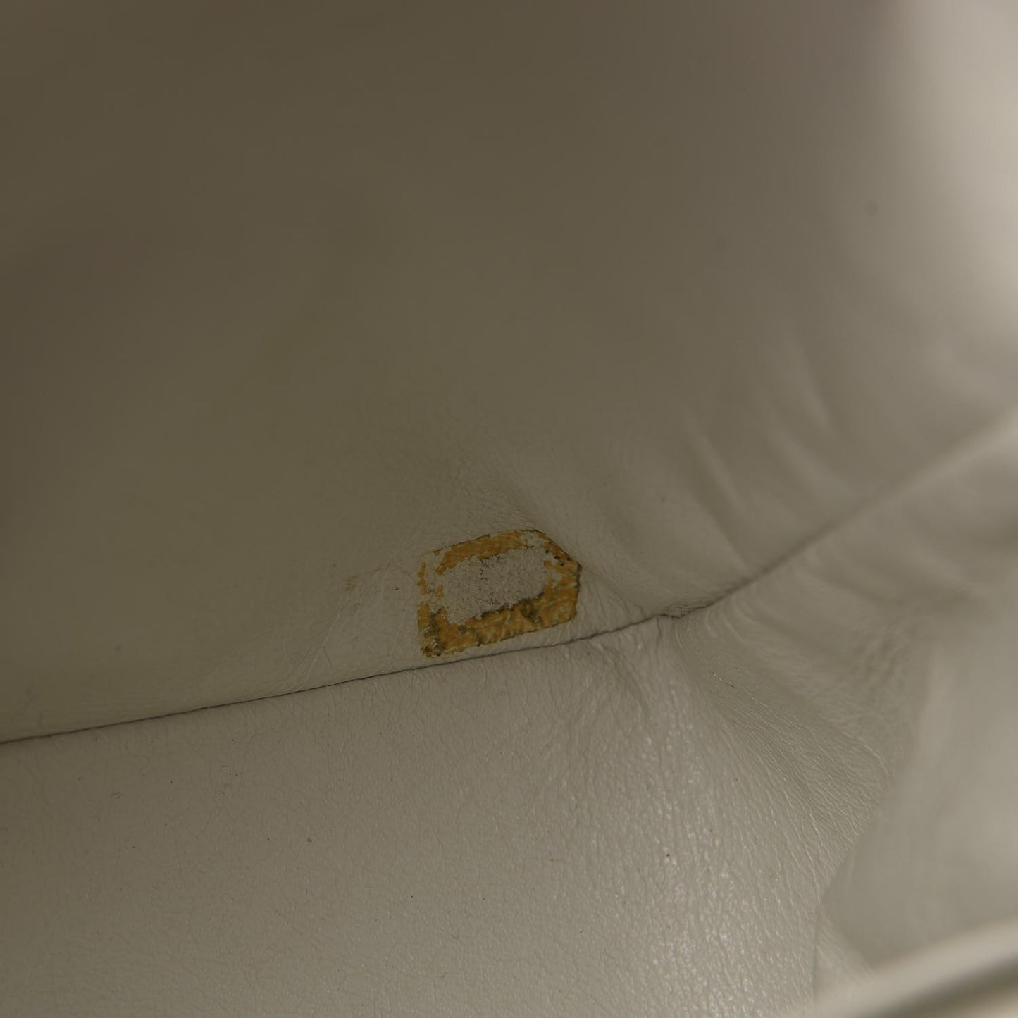 Washed Caviar Quilted 2.55 Reissue 226 Bijoux Chain Flap White