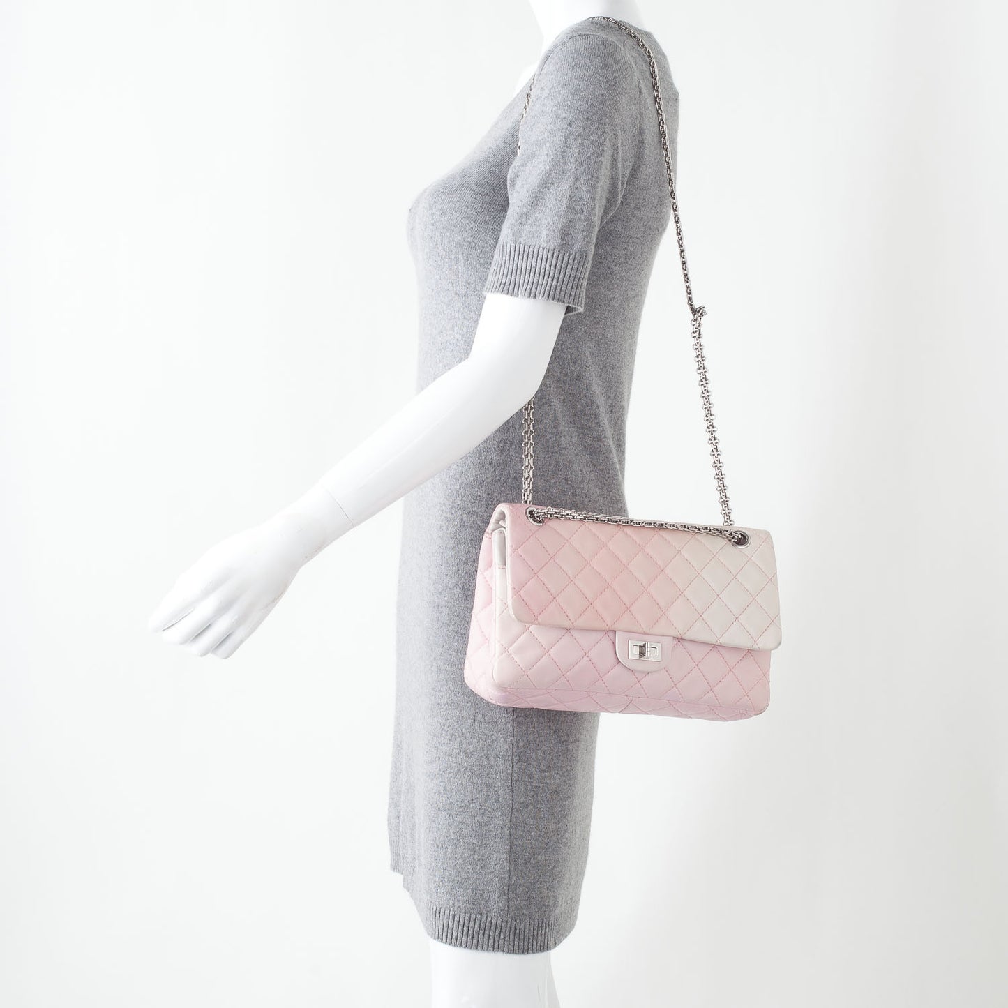 Lambskin 2.55 Reissue 226 Pink Degrade