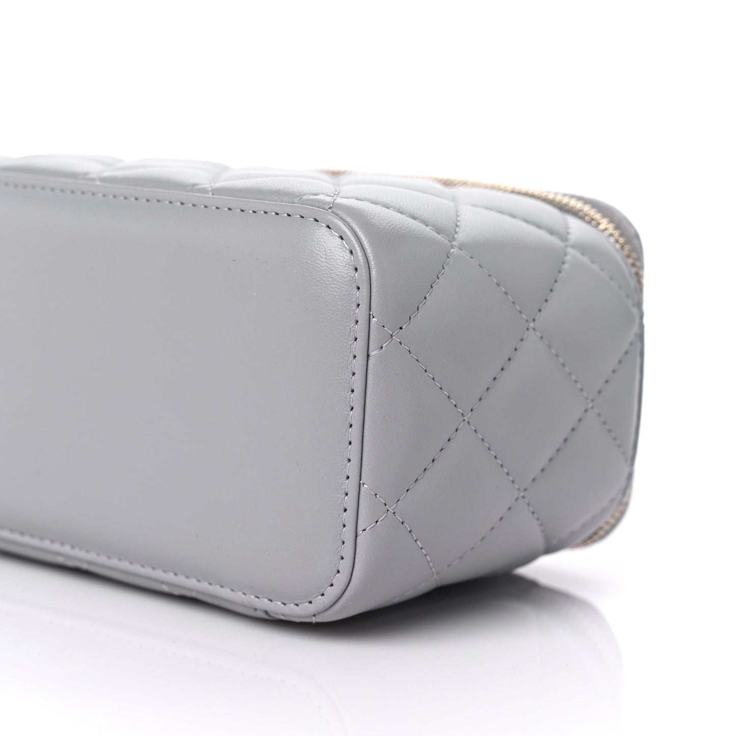 Lambskin Quilted Small Pearl Crush Vanity Case With Chain Grey