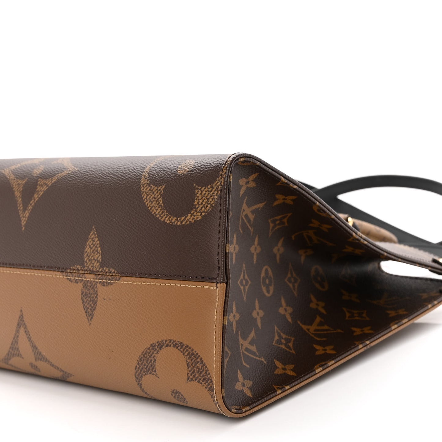 Reverse Monogram Giant Onthego MM