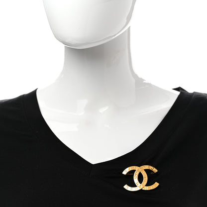 Chanel Metal Paris Button CC Large Brooch Gold 2 of 4