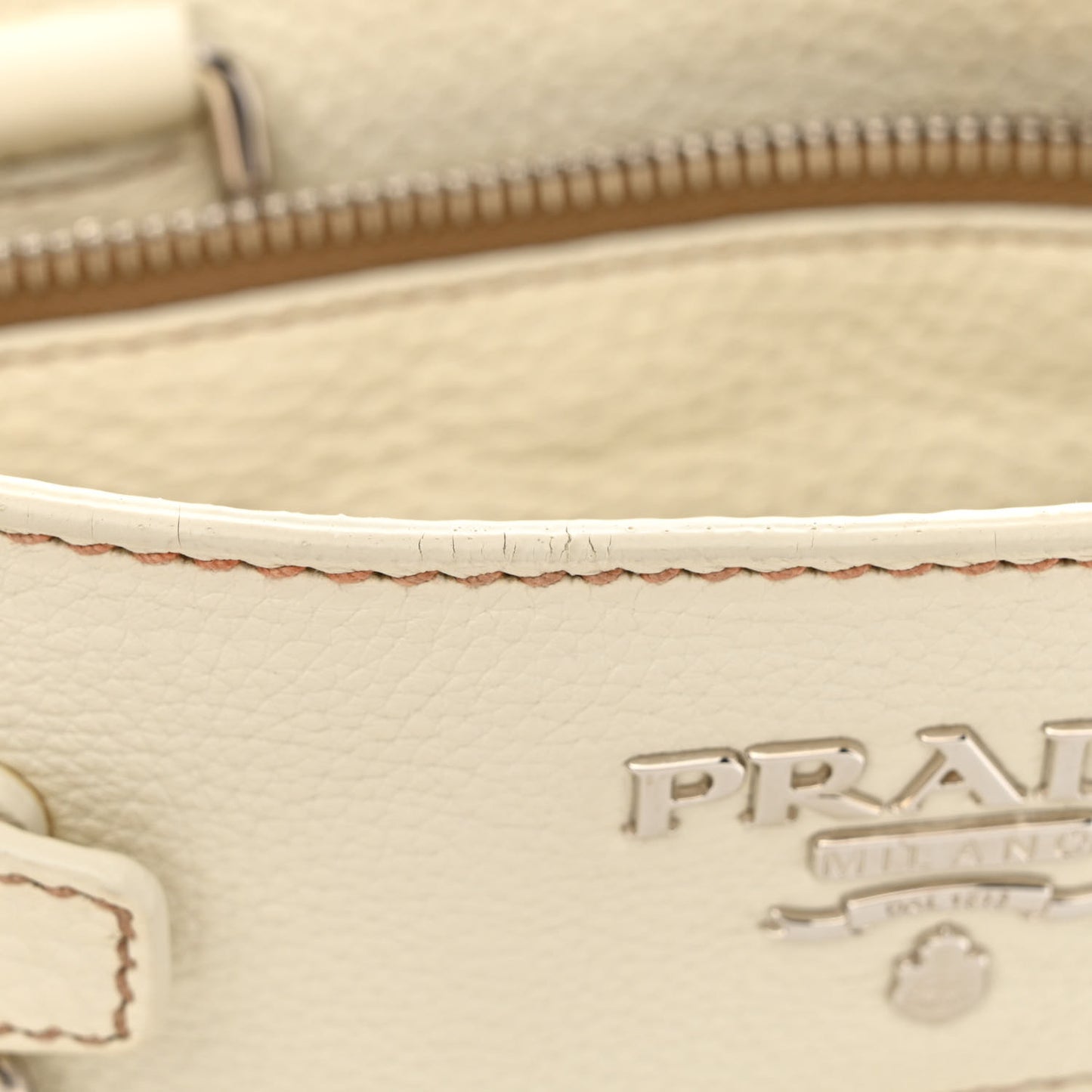 Vitello Daino Shoulder Bag White