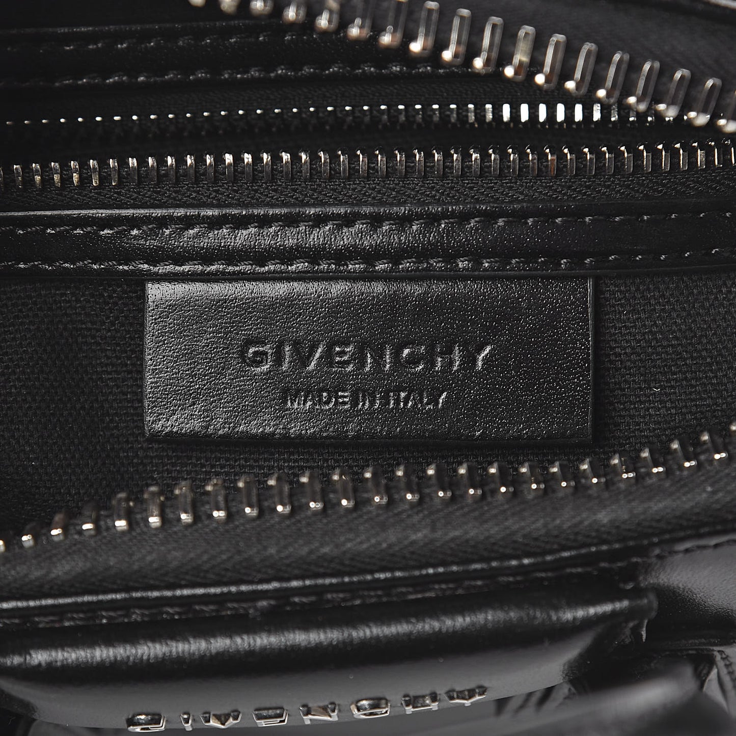 Shiny Lord Calfskin Mini Antigona Black