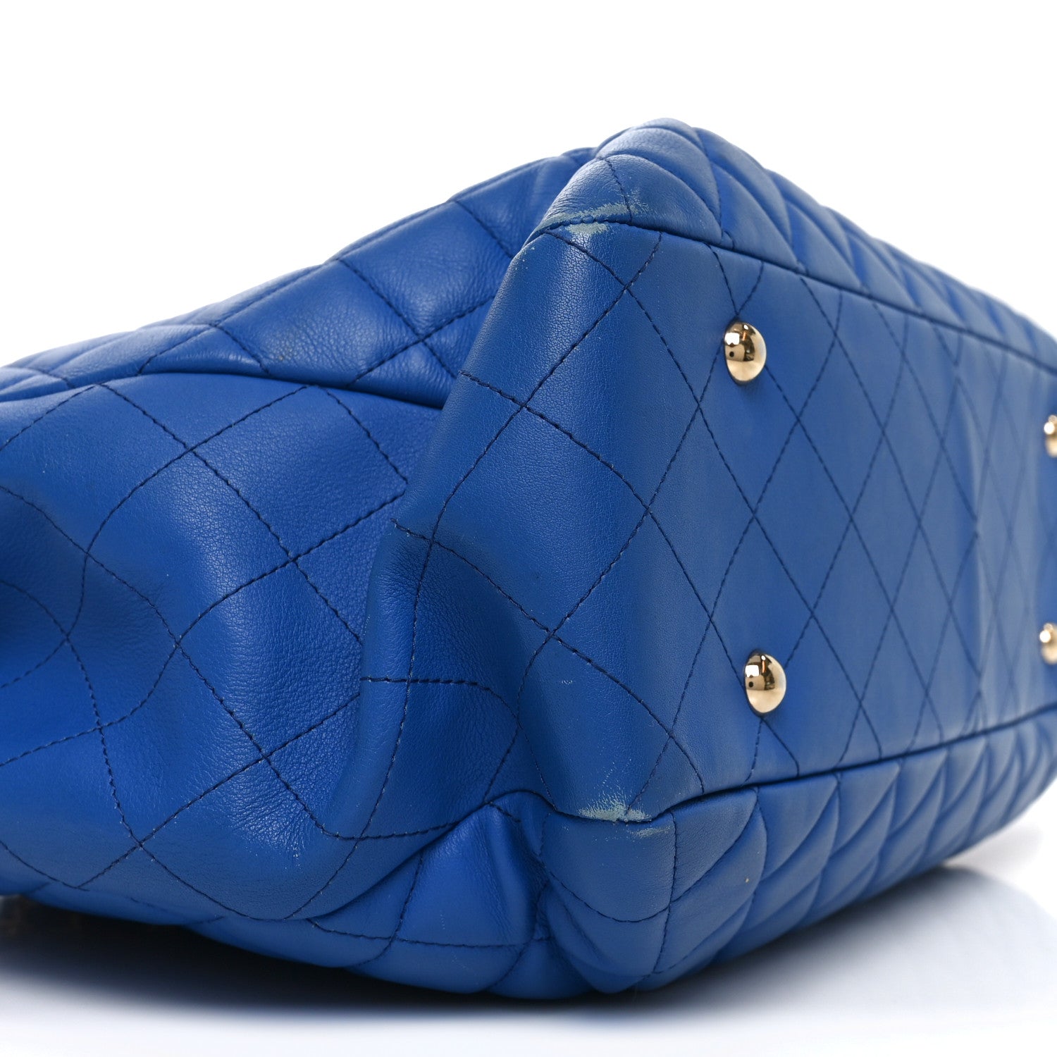 CHANEL ブルーキルティングバッグ Chanel Blue Quilted Lambskin Medium Flap Bag – Savonches