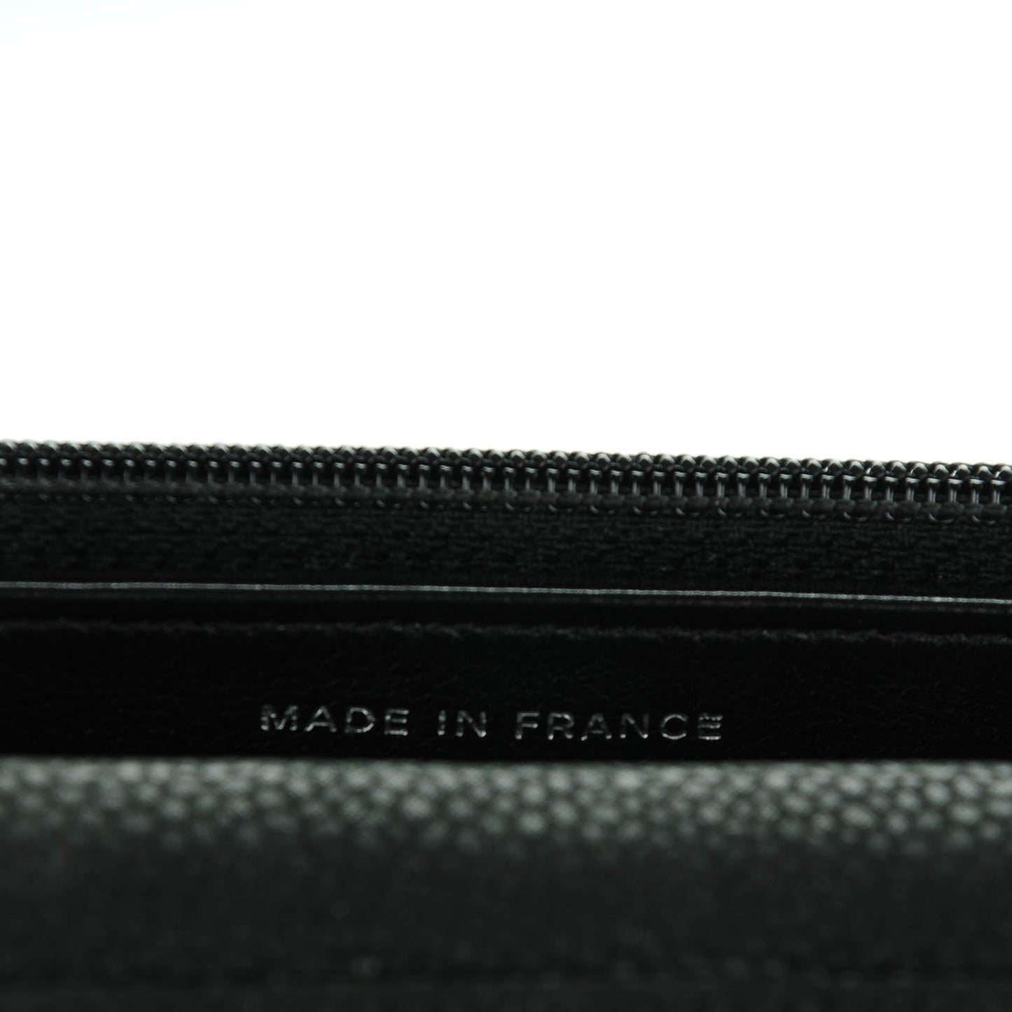 Iridescent Caviar Quilted Wallet On Chain WOC Black
