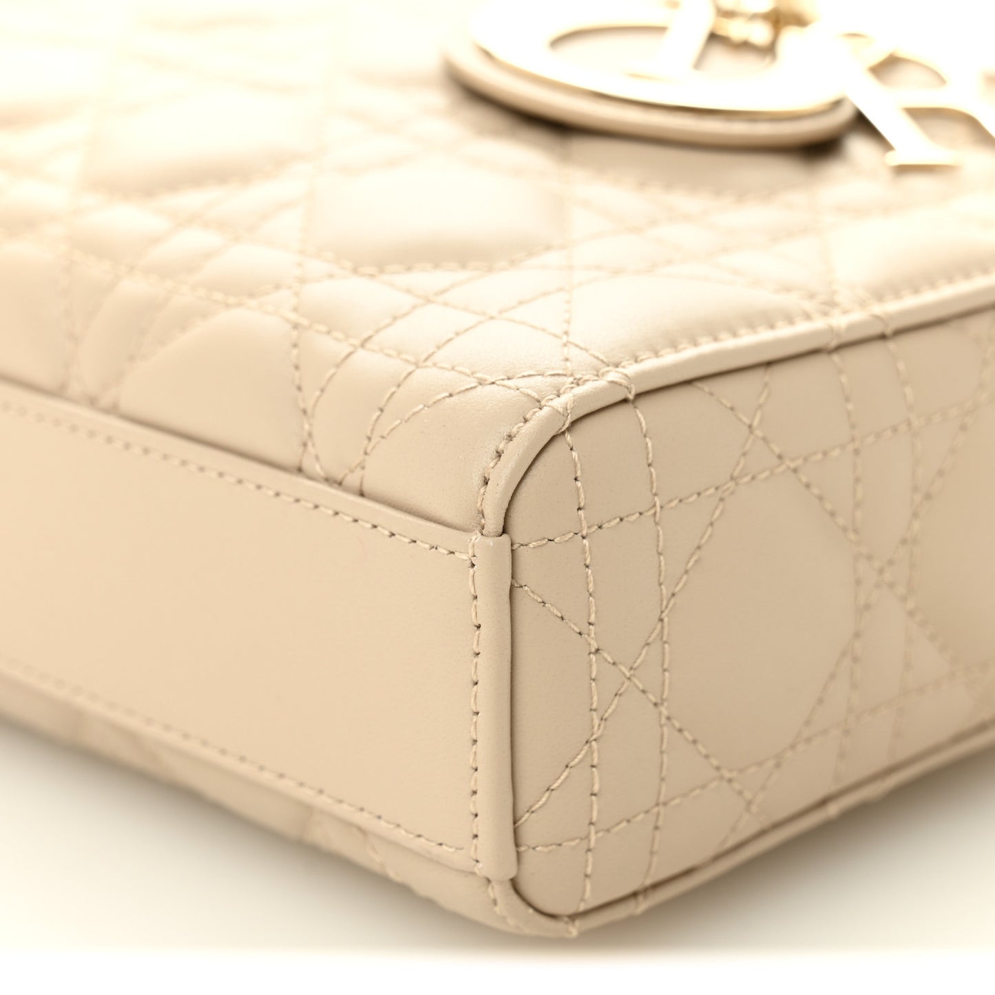 Lambskin Cannage Medium Lady D-Joy Sand