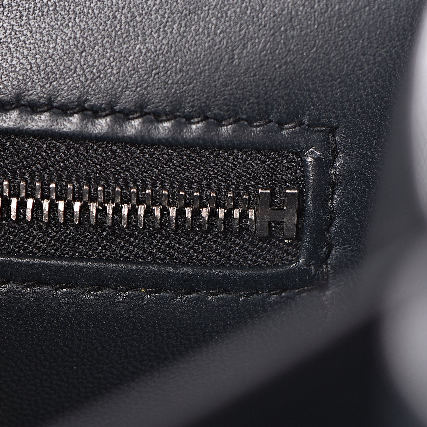 Grained Monsieur Constance 24 Black