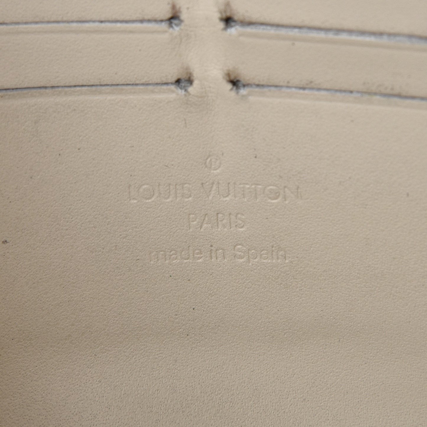 Suhali Zippy Wallet White