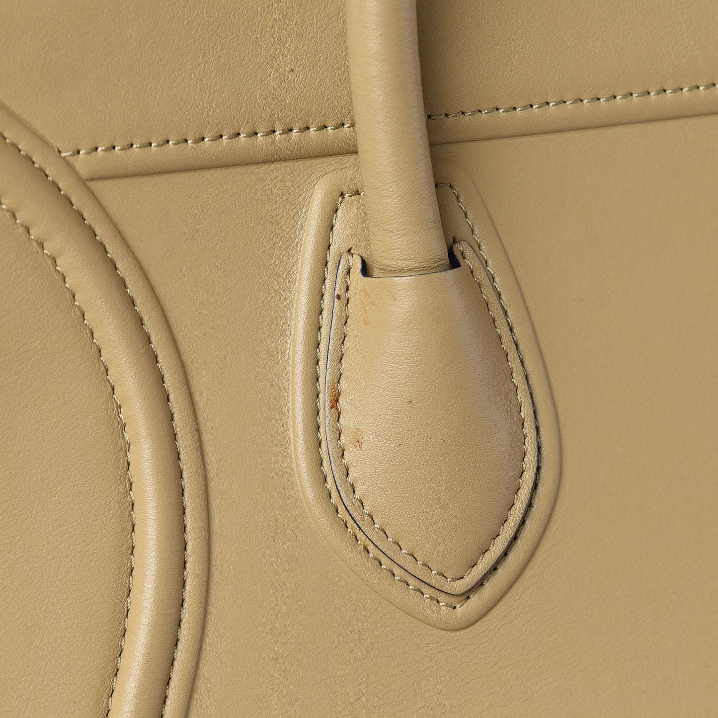Smooth Calfskin Medium Phantom Luggage Sand