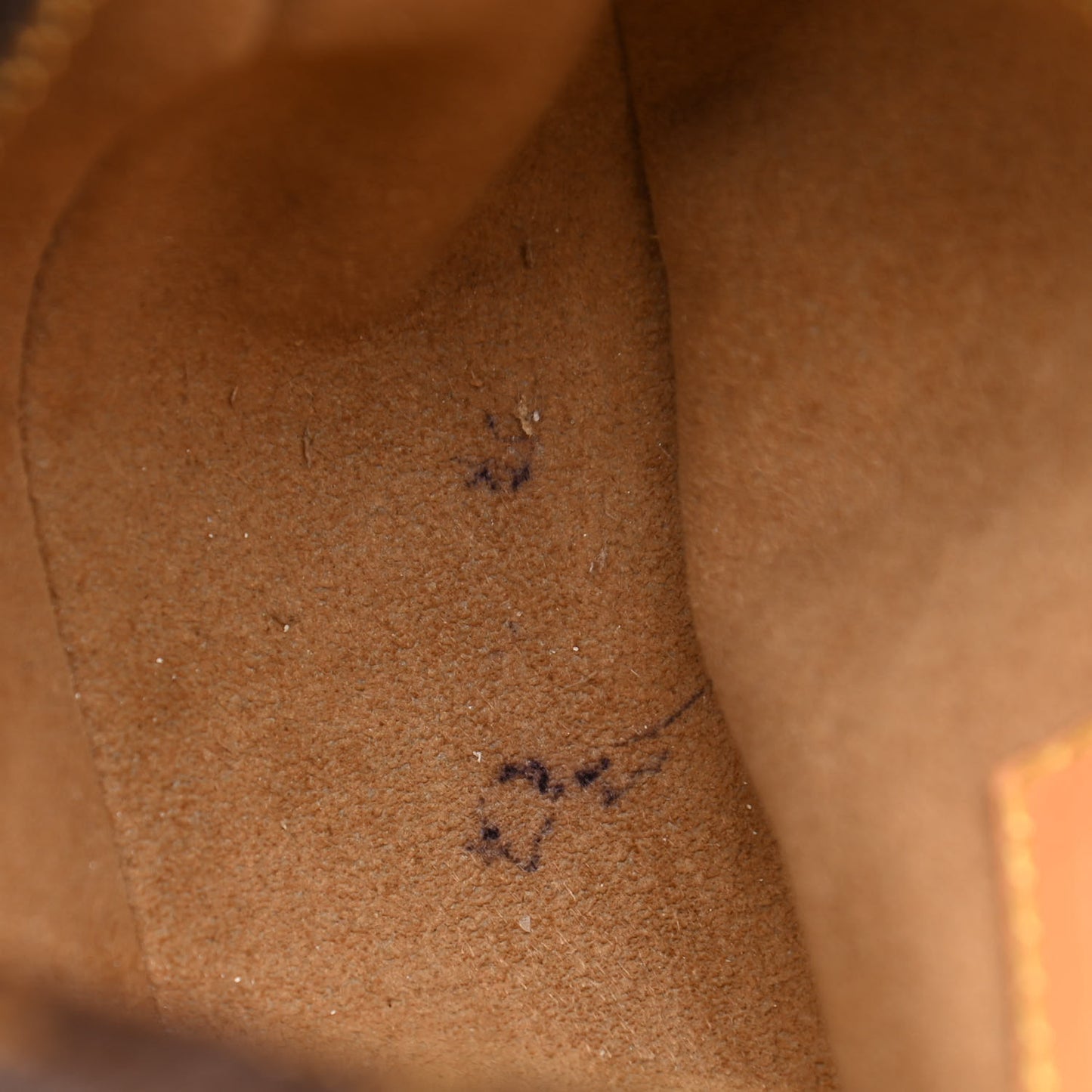 Monogram Loop