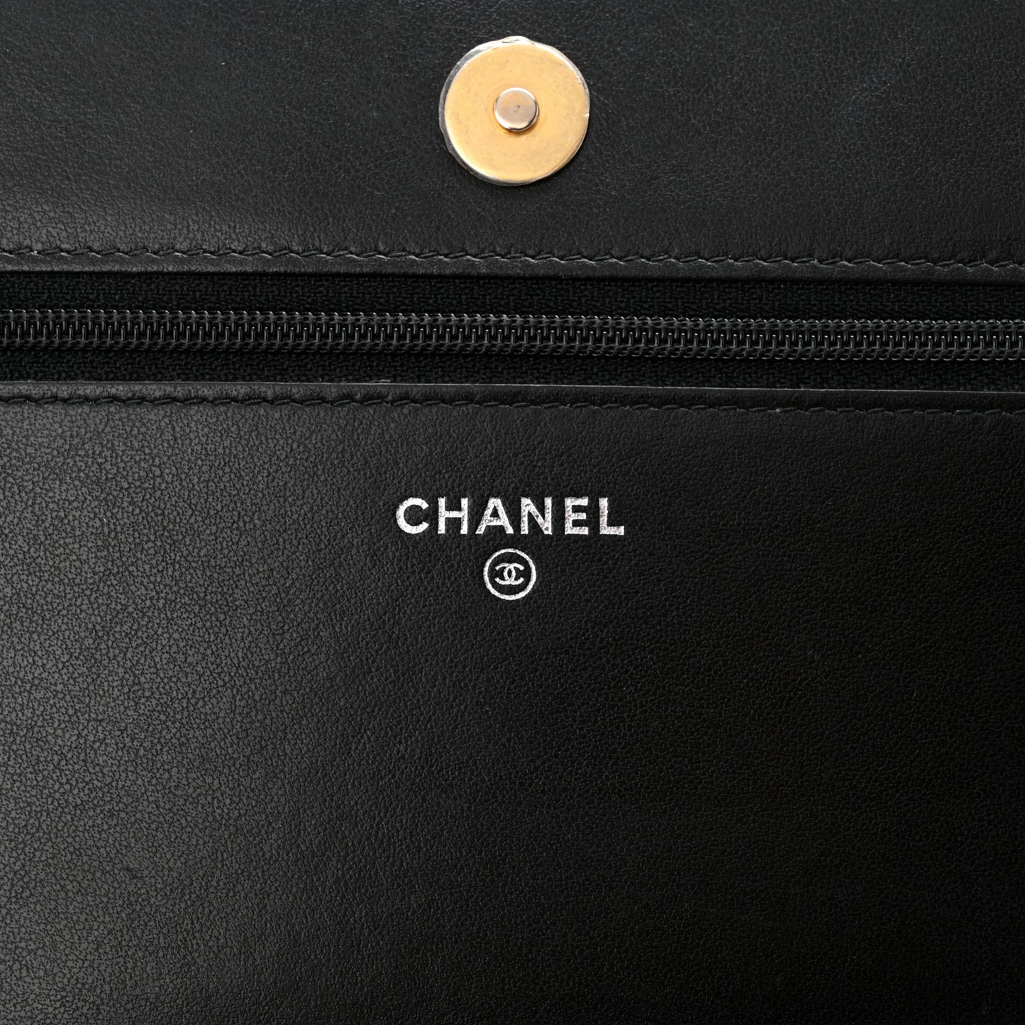 Aged Calfskin Quilted Gabrielle Wallet On Chain WOC White Black