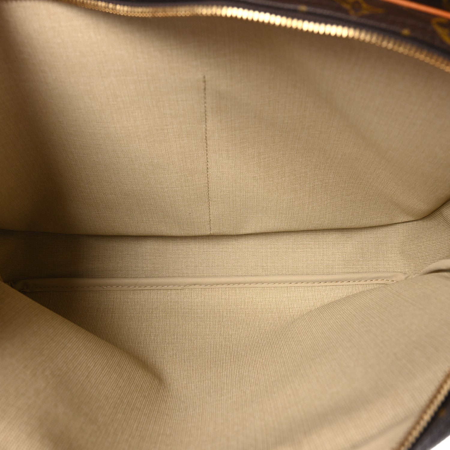 Louis Vuitton Monogram Reporter GM 6 of 10