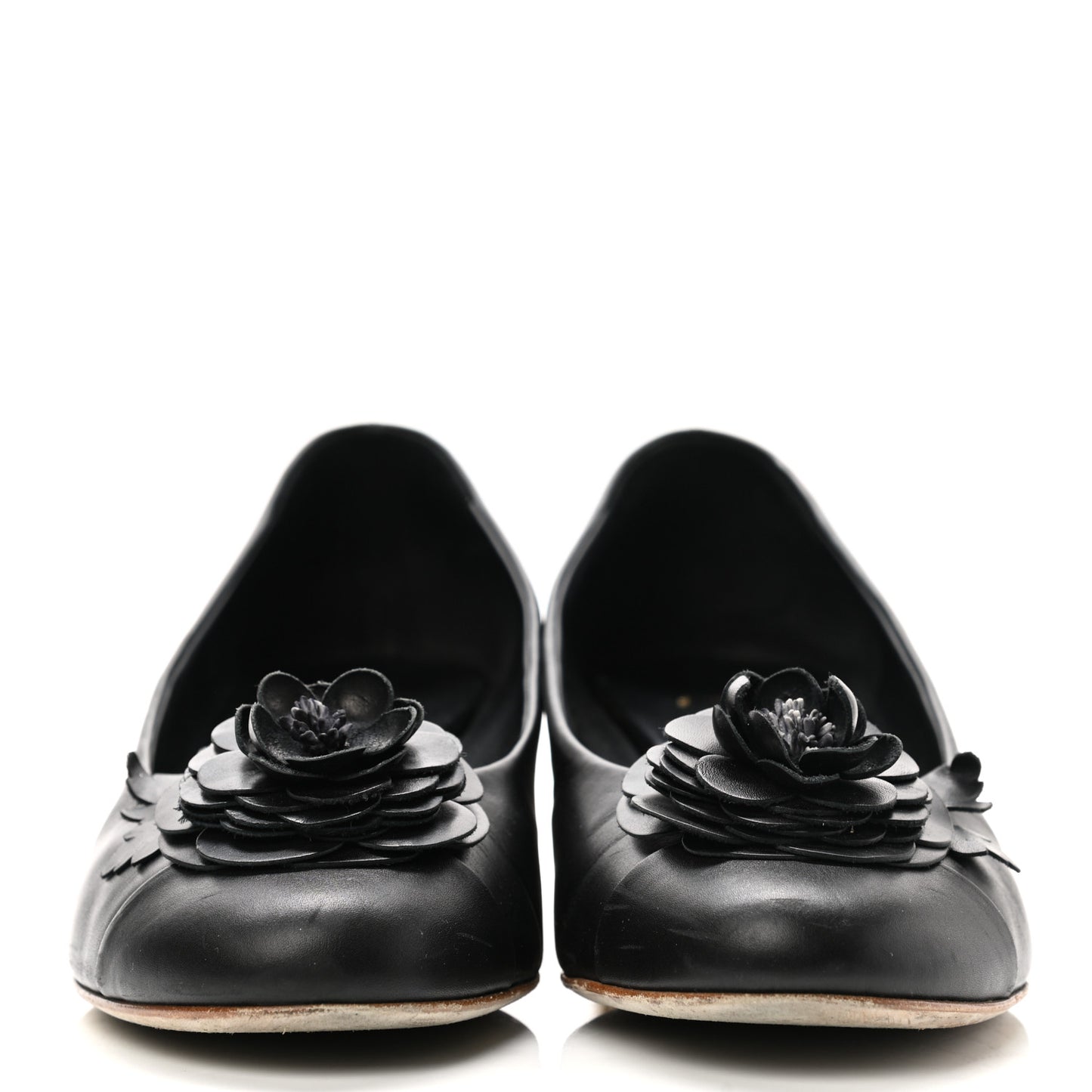Calfskin Pearl Camellia Pumps 40 Black Gold