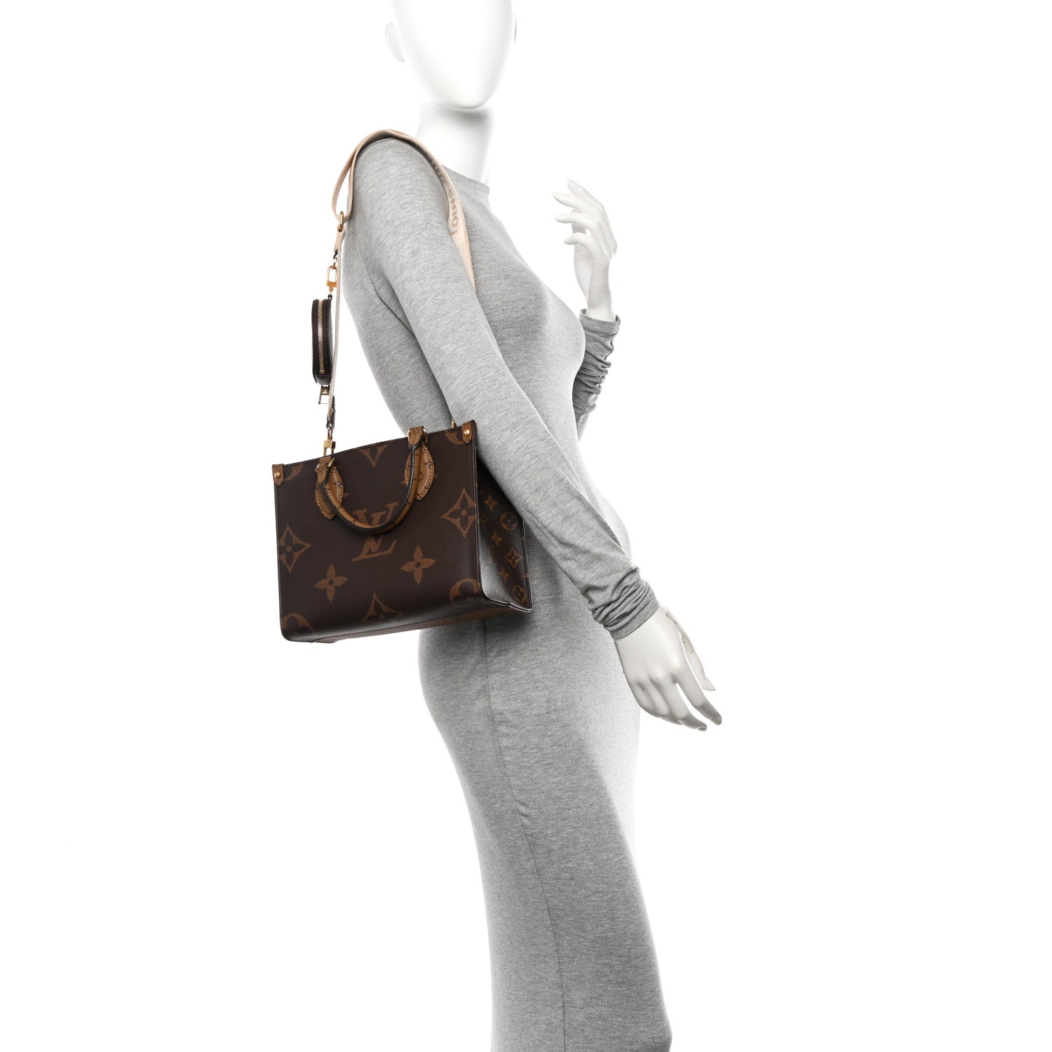 Louis Vuitton Reverse Monogram Giant Onthego PM 3 of 8