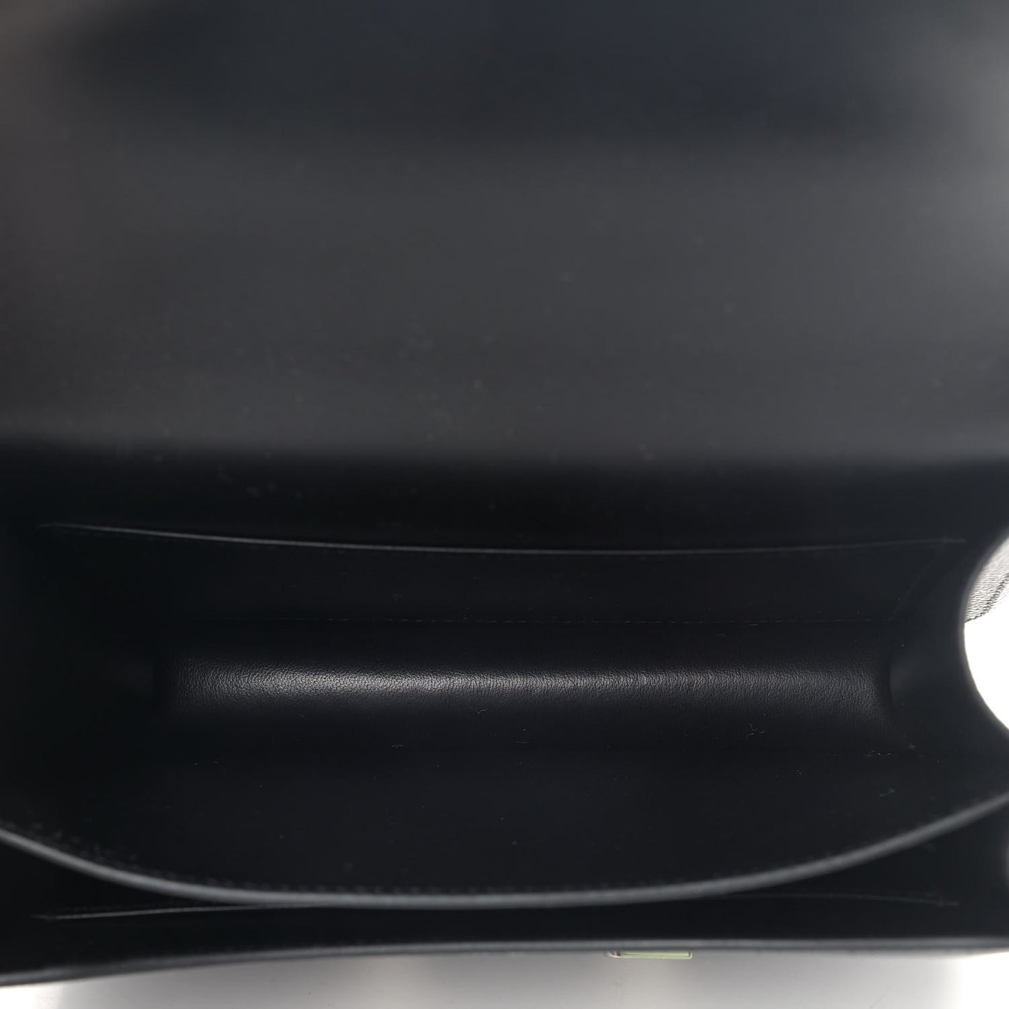Epsom Constance 18 Black