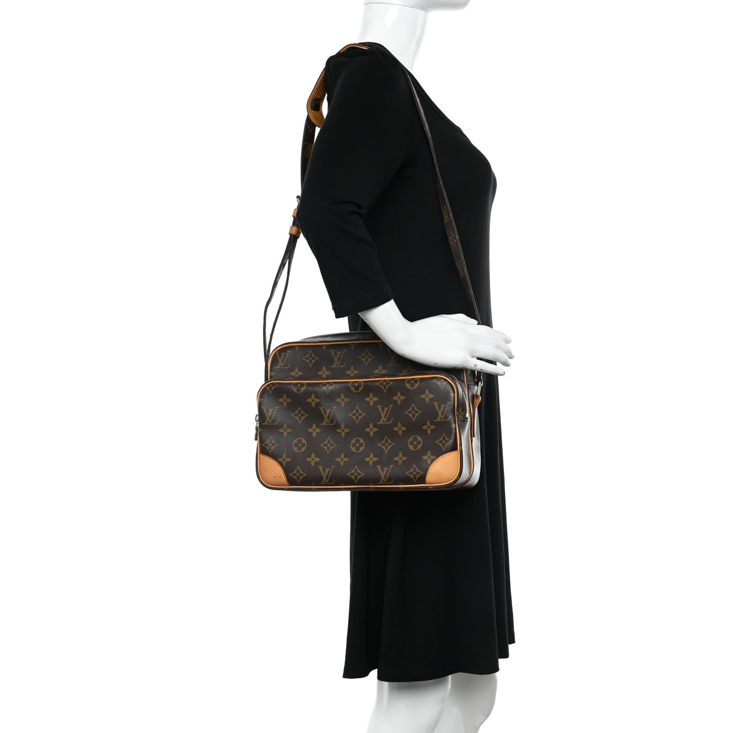 Louis Vuitton LOUIS VUITTON Monogram Nil 28 2 of 10