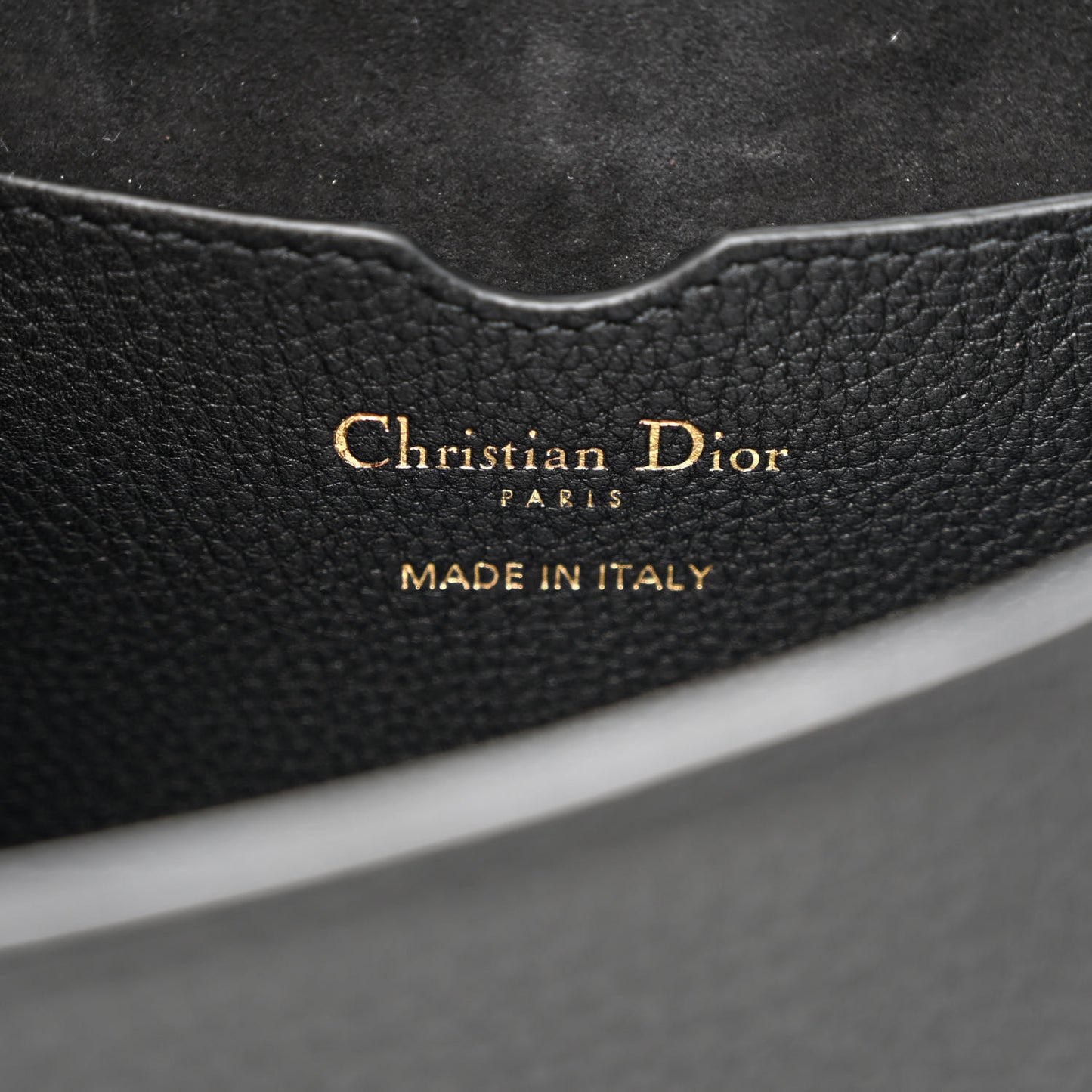 Grained Calfskin Medium Bobby Flap Black
