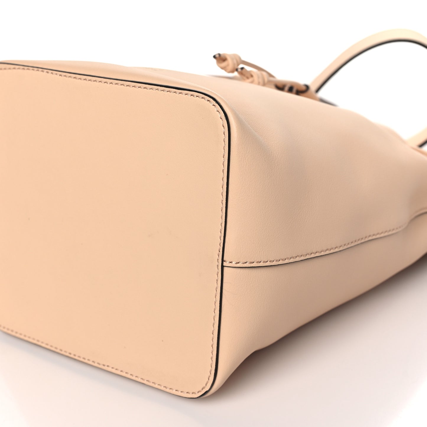 Vitello Grace Matte F is Fendi Grande Mon Tresor Bucket Bag Plaster