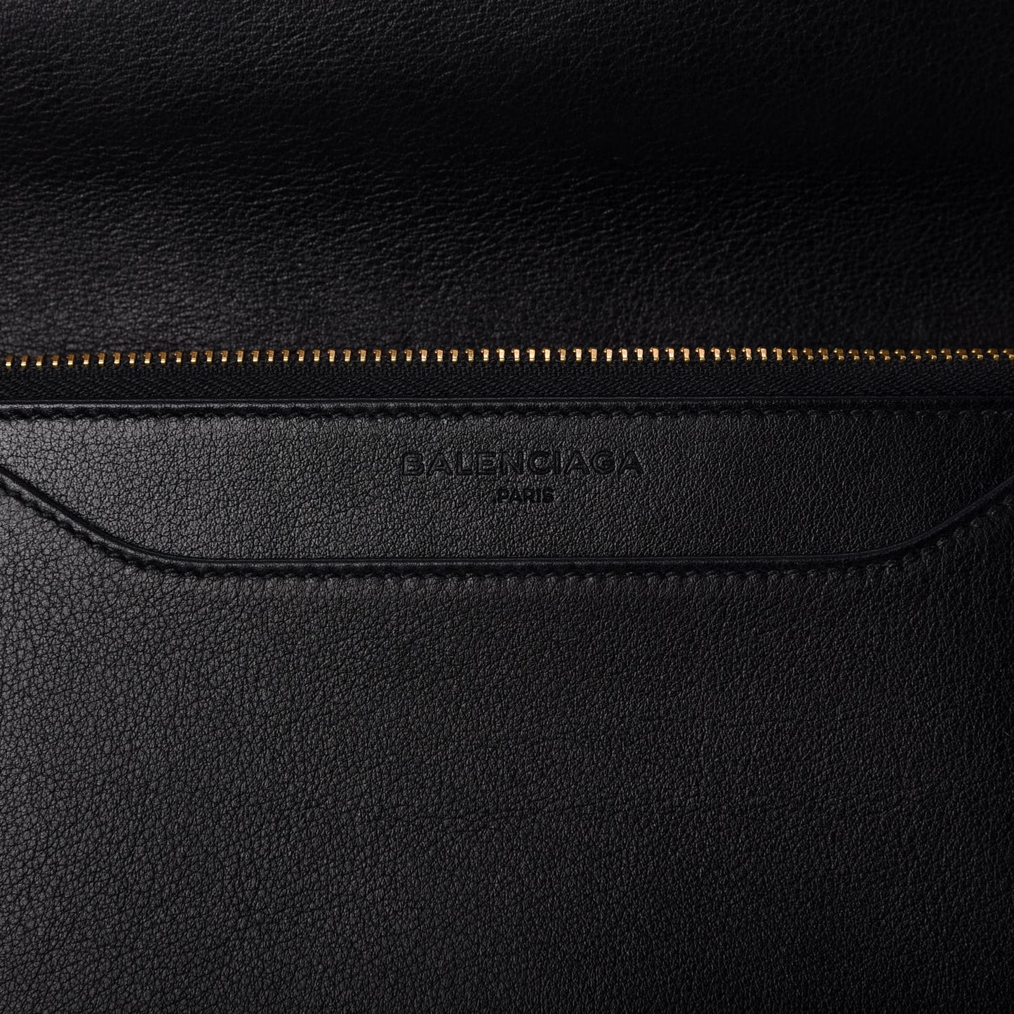 Veau Amp Plate Gold Chain Wallet Black