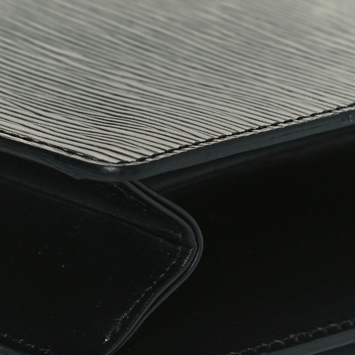 Louis Vuitton Epi Monceau Black 11 of 15