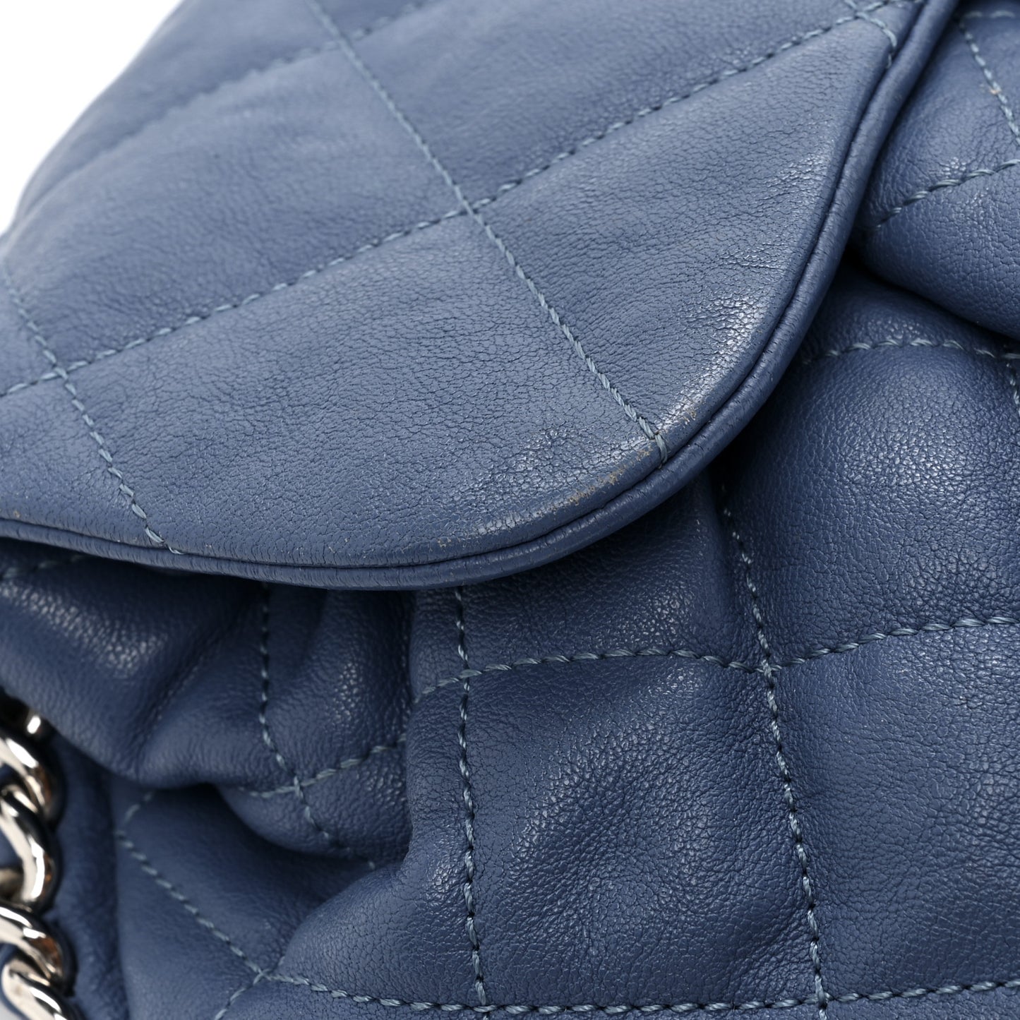 Washed Lambskin Quilted Medium Chain Around Messenger Blue