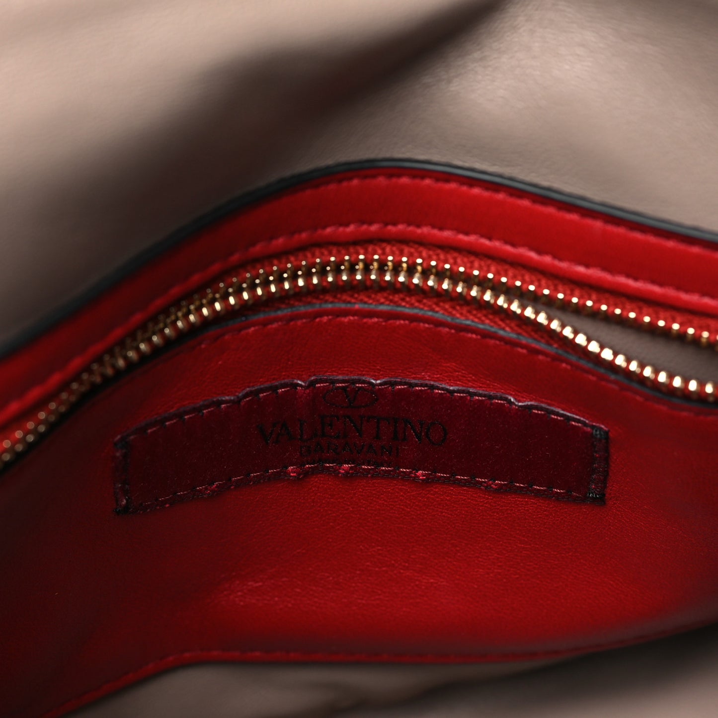 Lambskin Medium Rockstud Spike Shoulder Bag Poudre