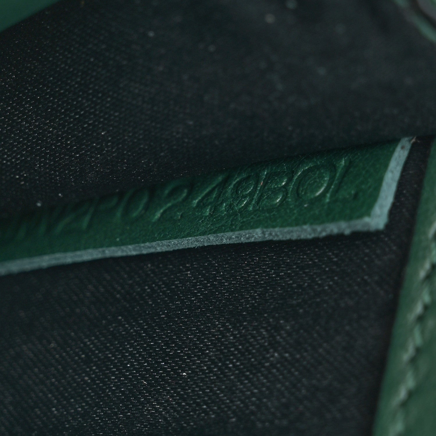 Valentino Garavani Calfskin Rockstud Wallet On Chain Green 7 of 12