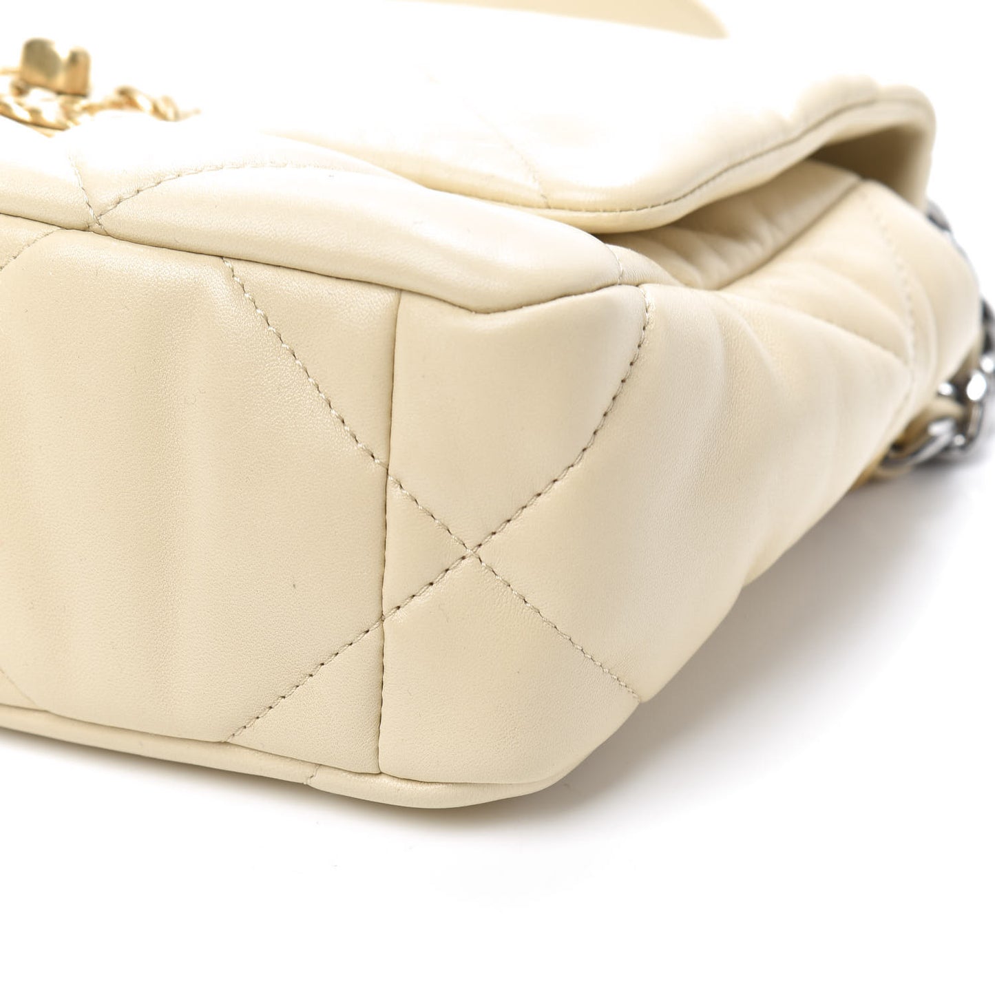 Lambskin Quilted Medium 19 Flap Beige