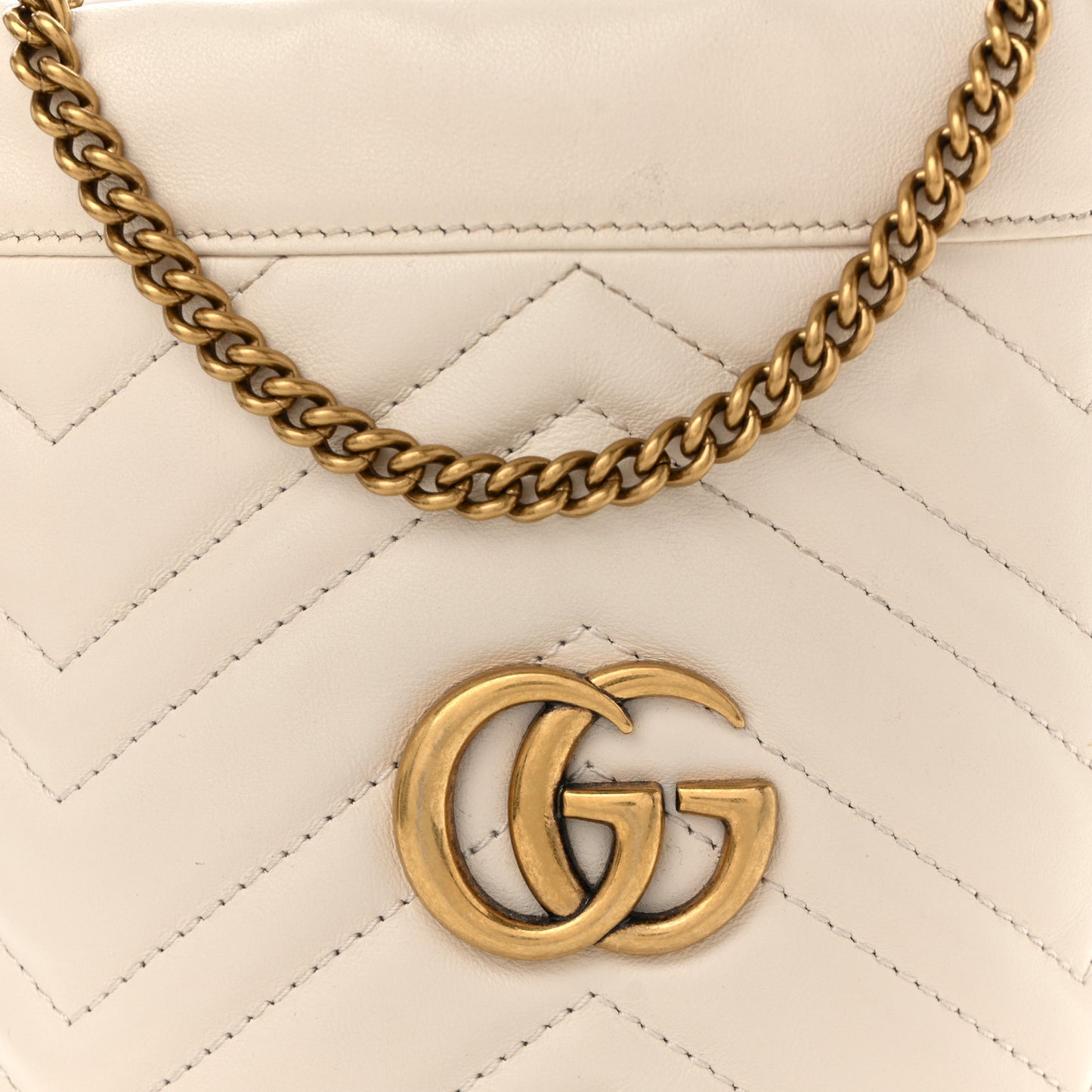Calfskin Matelasse Mini GG Marmont 2.0 Bucket Bag White