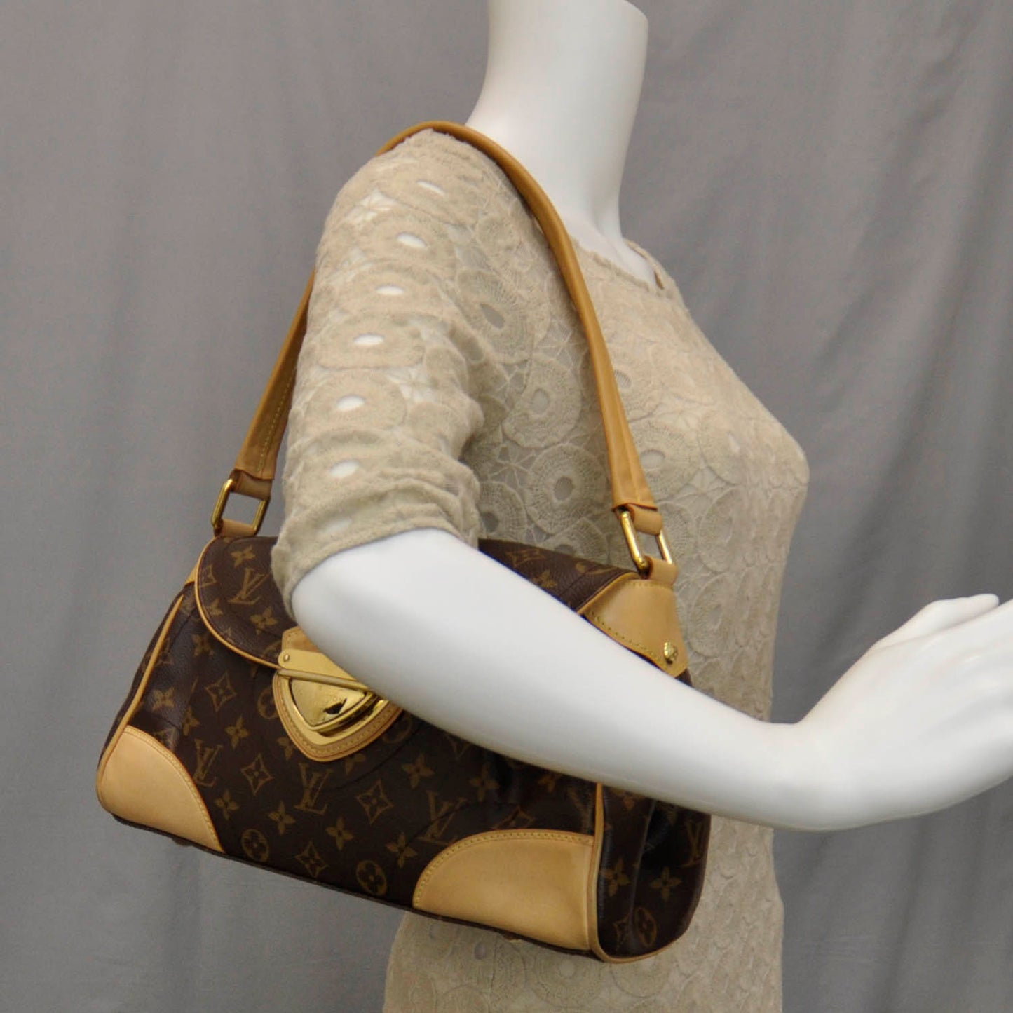 Monogram Beverly MM