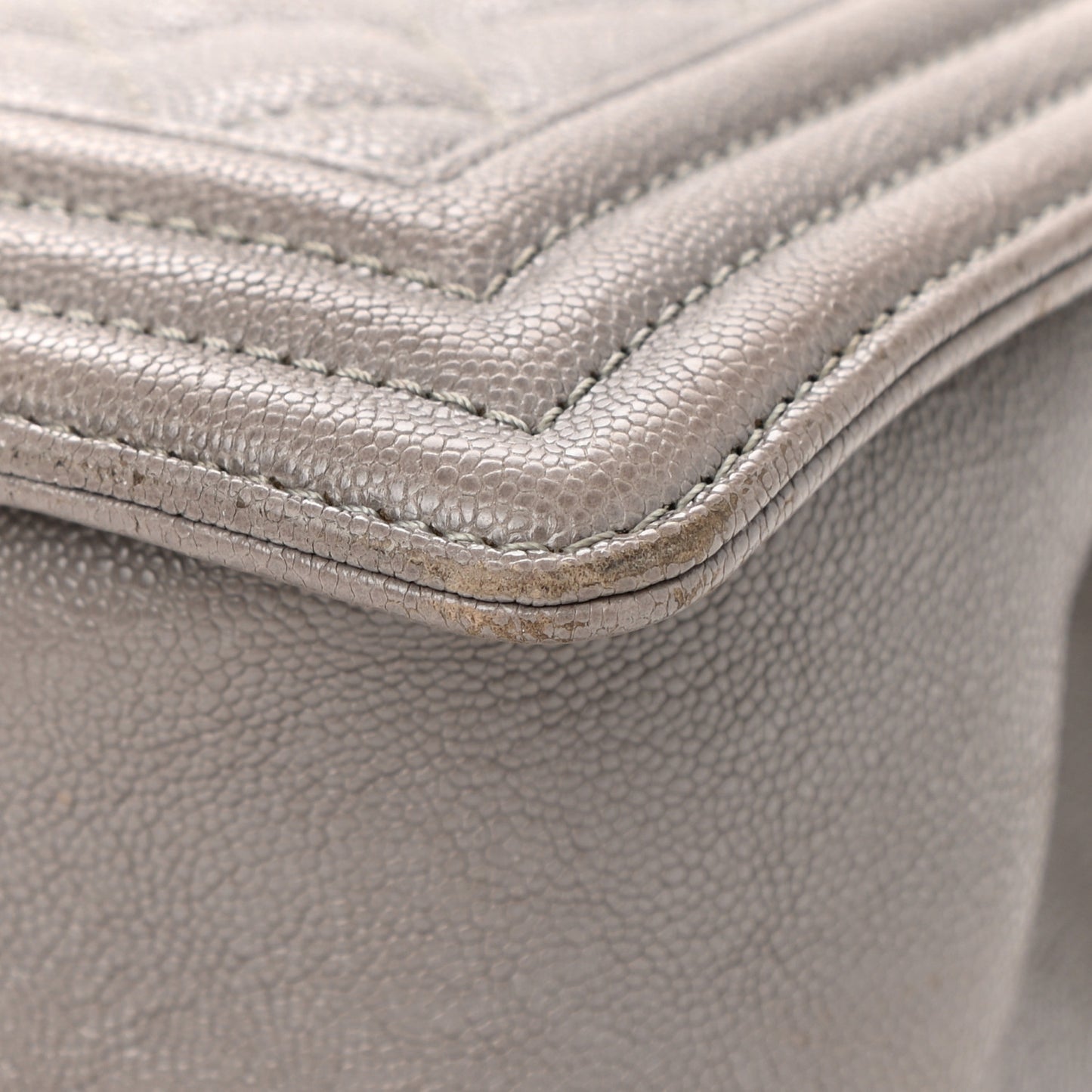 Caviar Quilted Medium Boy Flap Light Grey