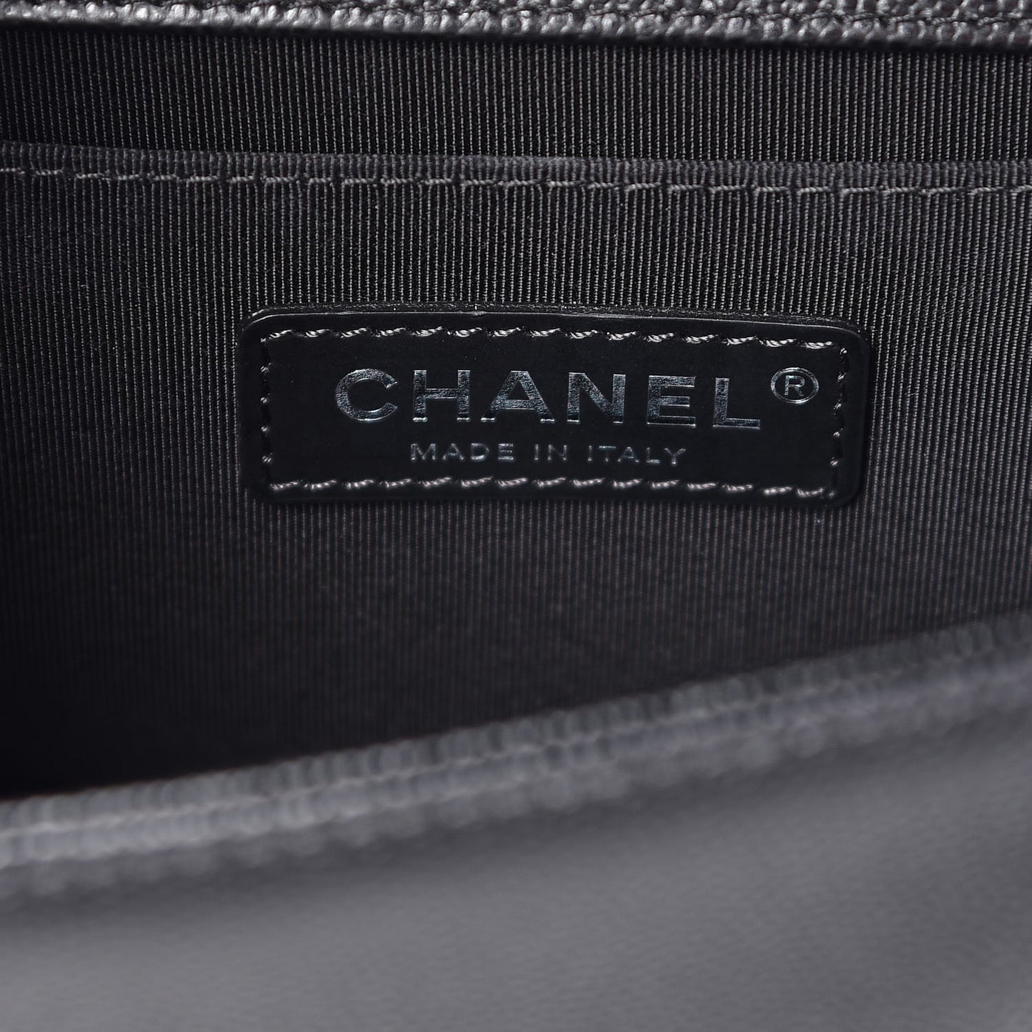 Caviar Chevron Quilted Medium Boy Flap Black