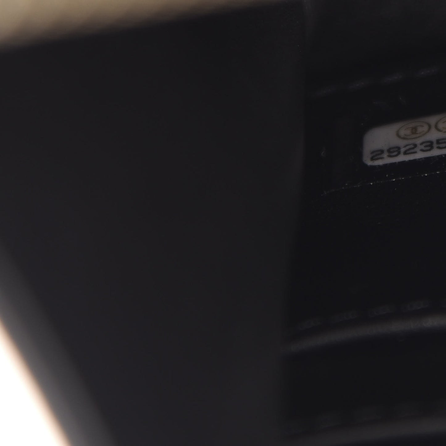 Caviar Quilted Large CC Filigree Vanity Case Black