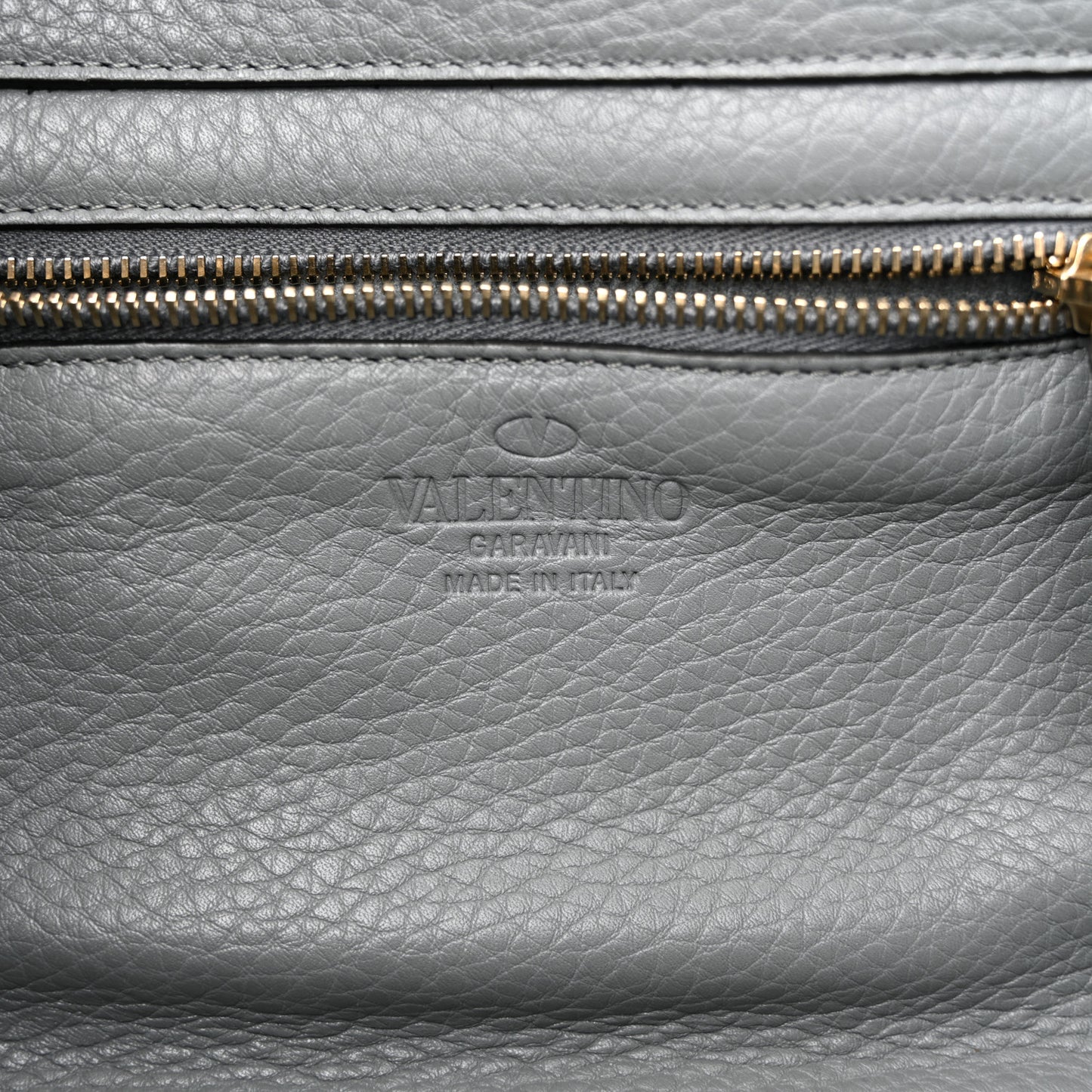 Pebbled Calfskin Small Rockstud Tote Light Stone