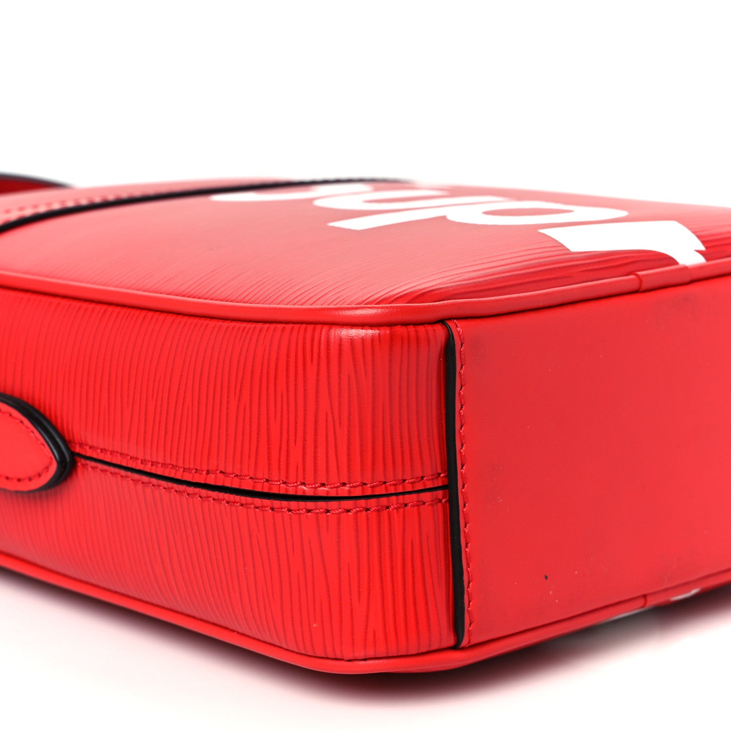 Louis Vuitton X SUPREME Epi Danube PM Red 1775748 – FASHIONPHILE